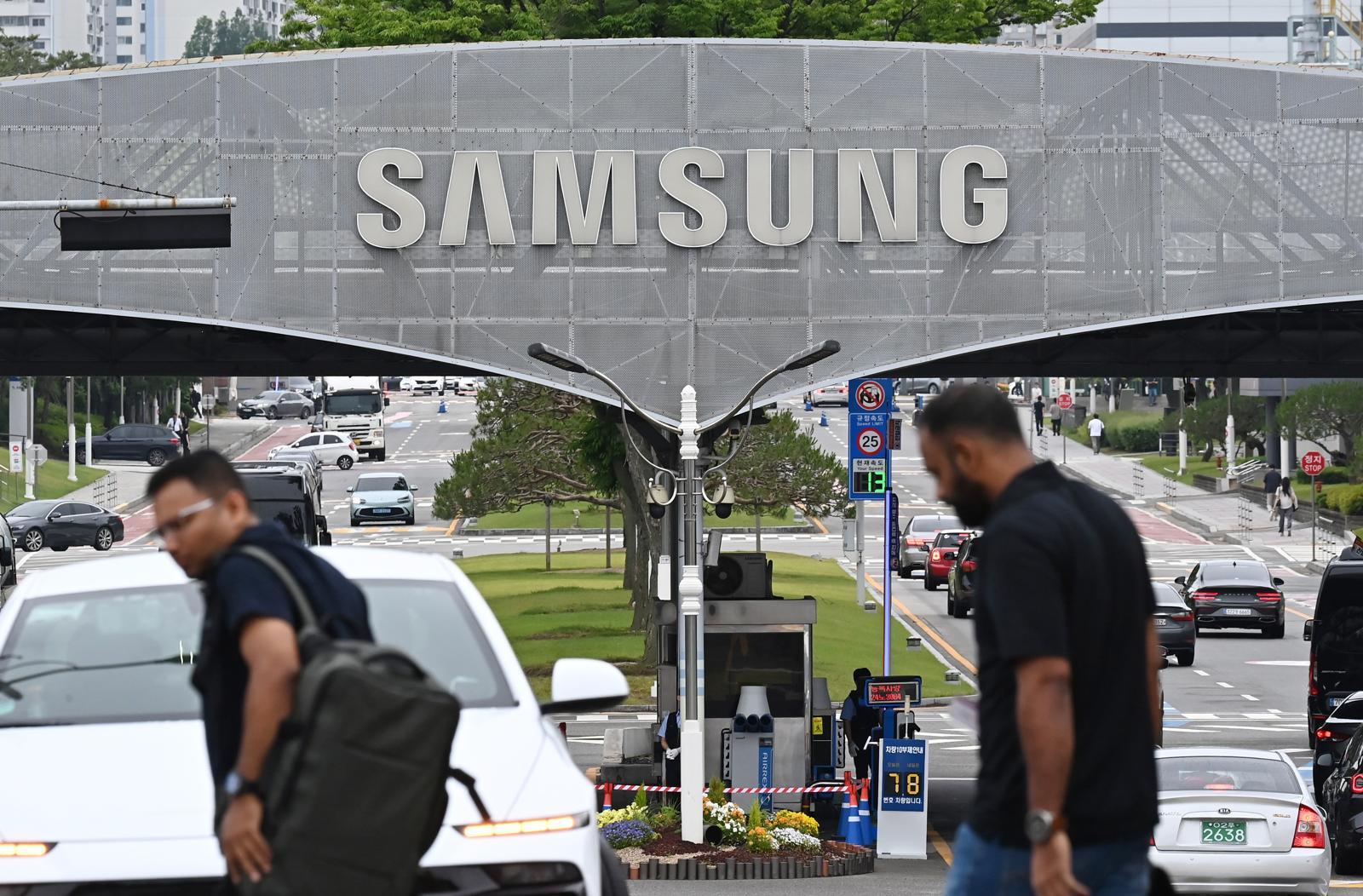 Samsung Union Eyes Honam Semiconductor Project for Labor Talks; Ministry Says No