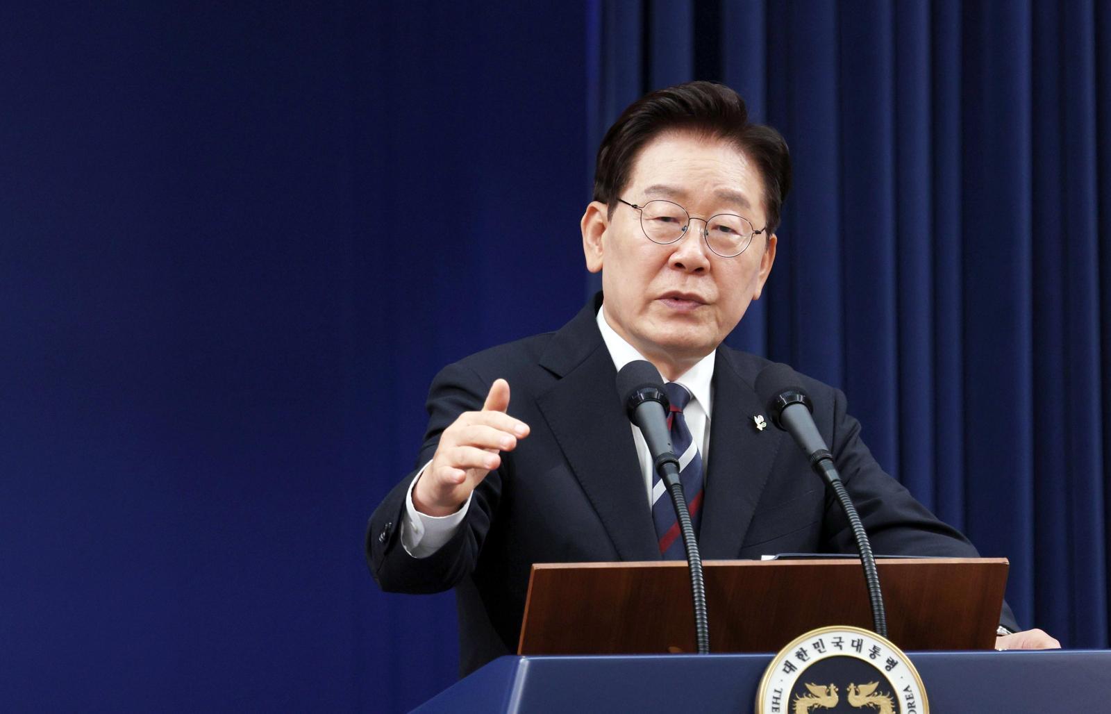 李 “부동산 비중 너무 커…가용자원 묶여 경제에 악영향”