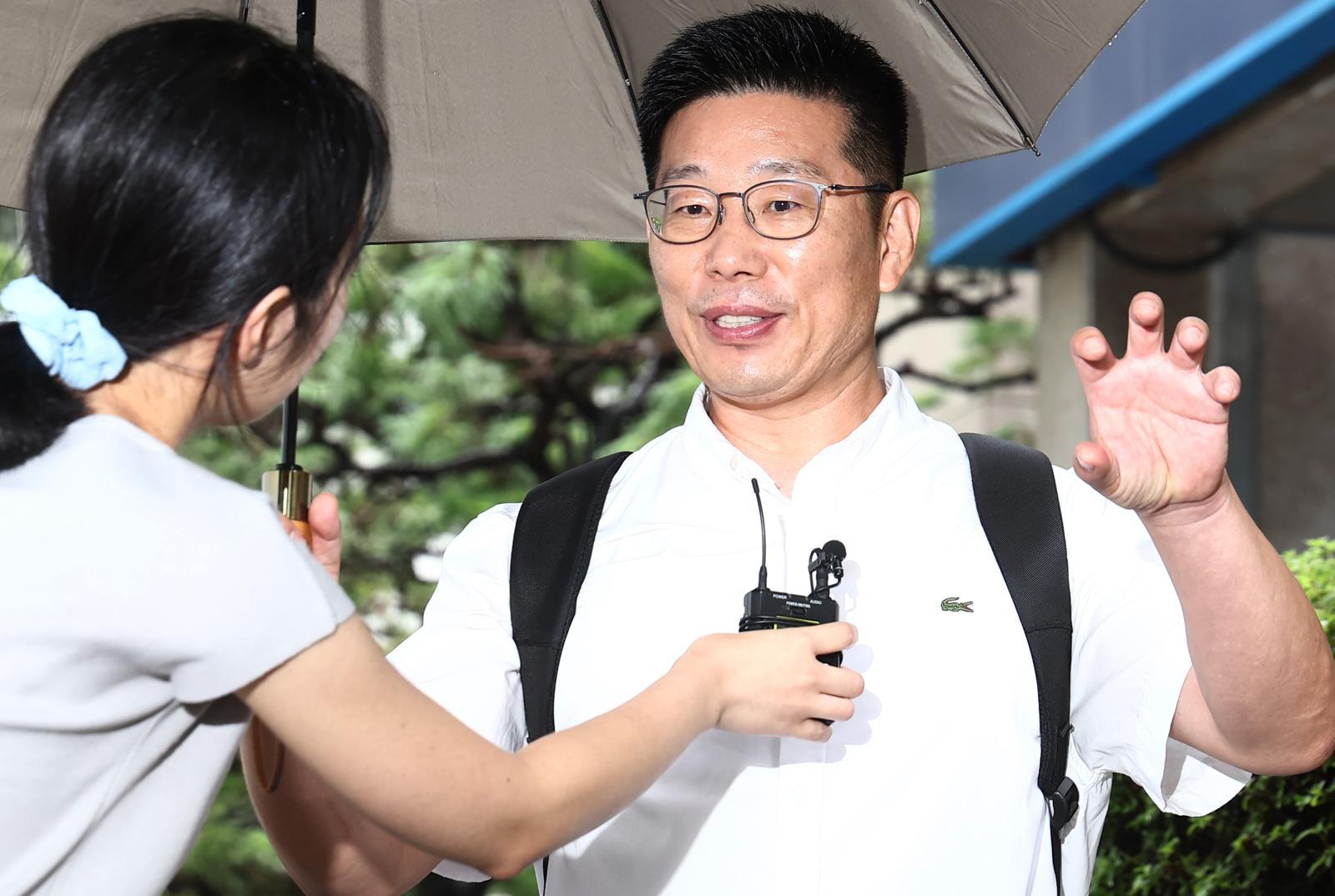 조성현 전 육군 수도방위사령부 제1경비단장(대령)이 15일 오전 내란 중요임무 종사 혐의 관련 피의자 조사를 받기 위해 경기 과천 2차 종합특검 사무실로 출석하며 취재진 질의에 답변하고 있다. 2026.7.15 ⓒ 뉴스1