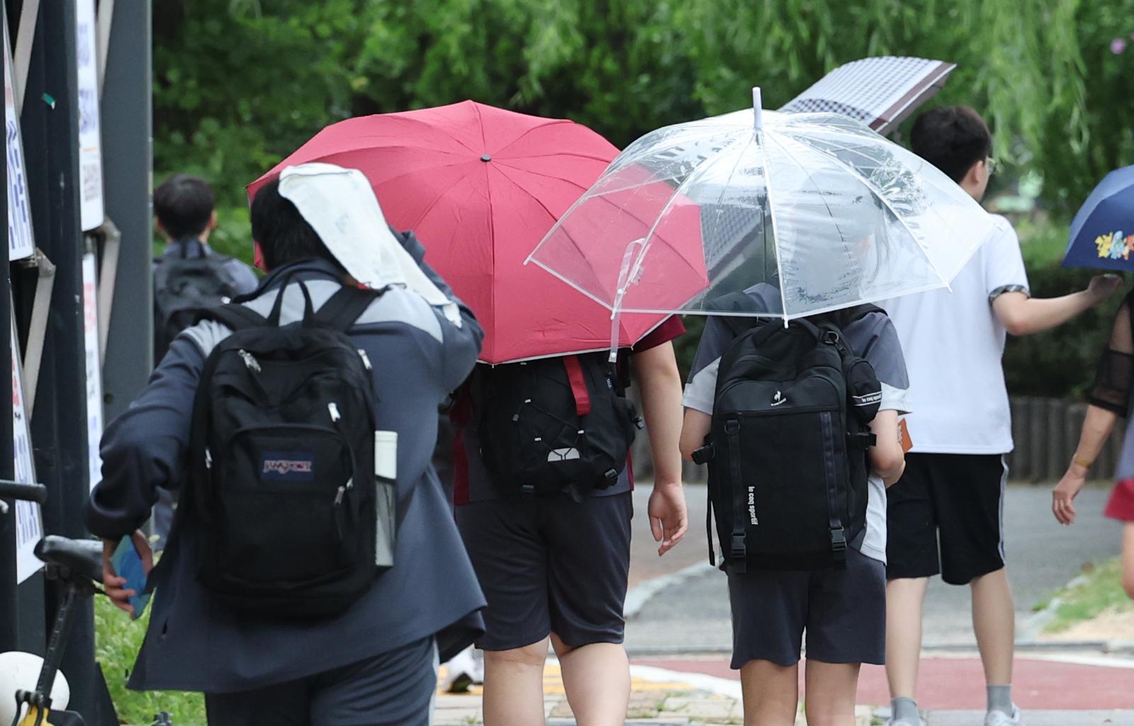 Rain in Honam, Jeju; hot weather persists in Seoul, Chungcheong, Yeongnam