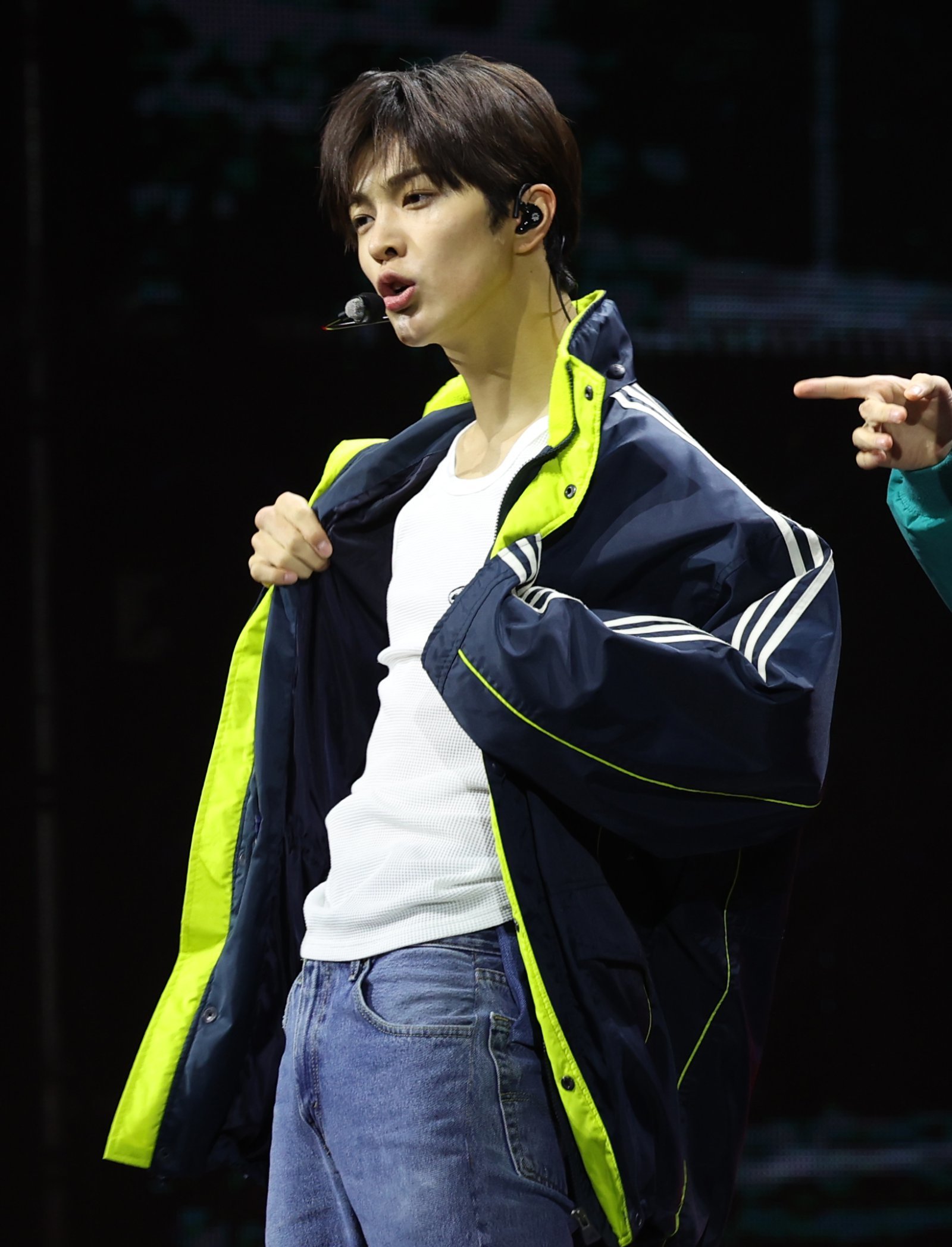 CORTIS's Gunho to Perform Without Choreography Due to Finger Fracture