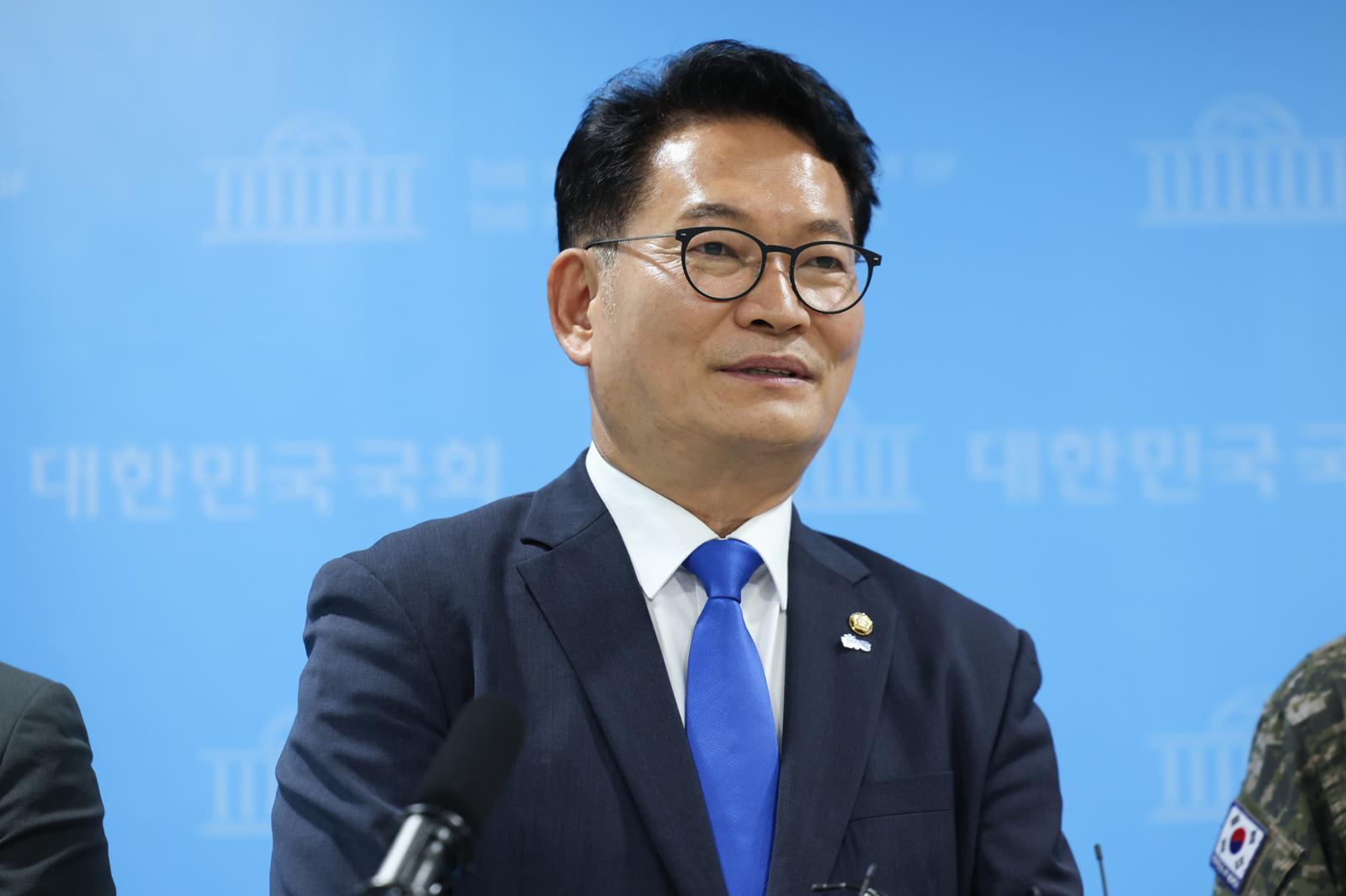 송영길 “먼저 의원된 정청래, 대통령 깔봐” 2007년 명청관계까지 ‘파묘’