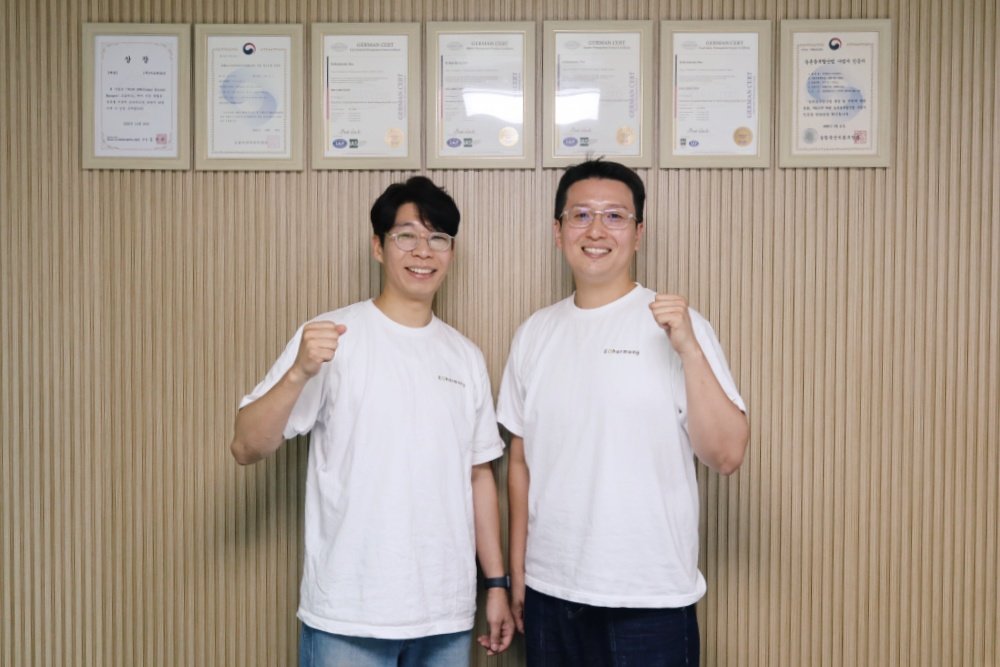 (왼쪽부터)이정오·신이수 이오하모니 공동대표 / 출처=IT동아