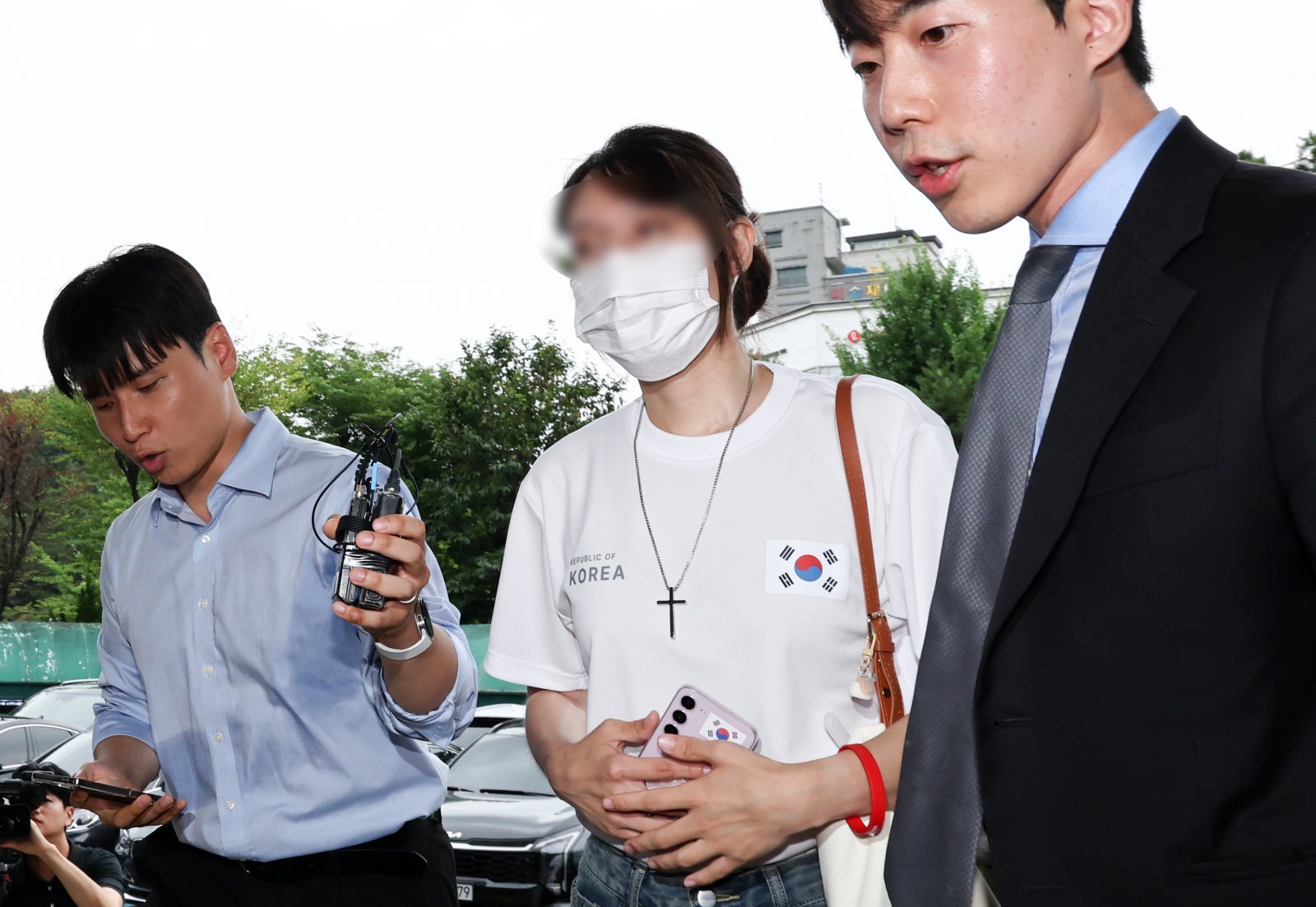 경찰, 올다르크 등 2명 구속영장 신청…‘출입문 파손’ 3명 송치