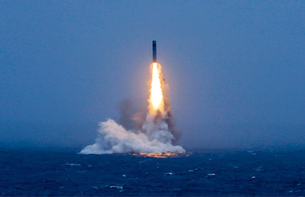SLBM 시험발사로 능력 과시한 中… 핵3축 체제 본격화