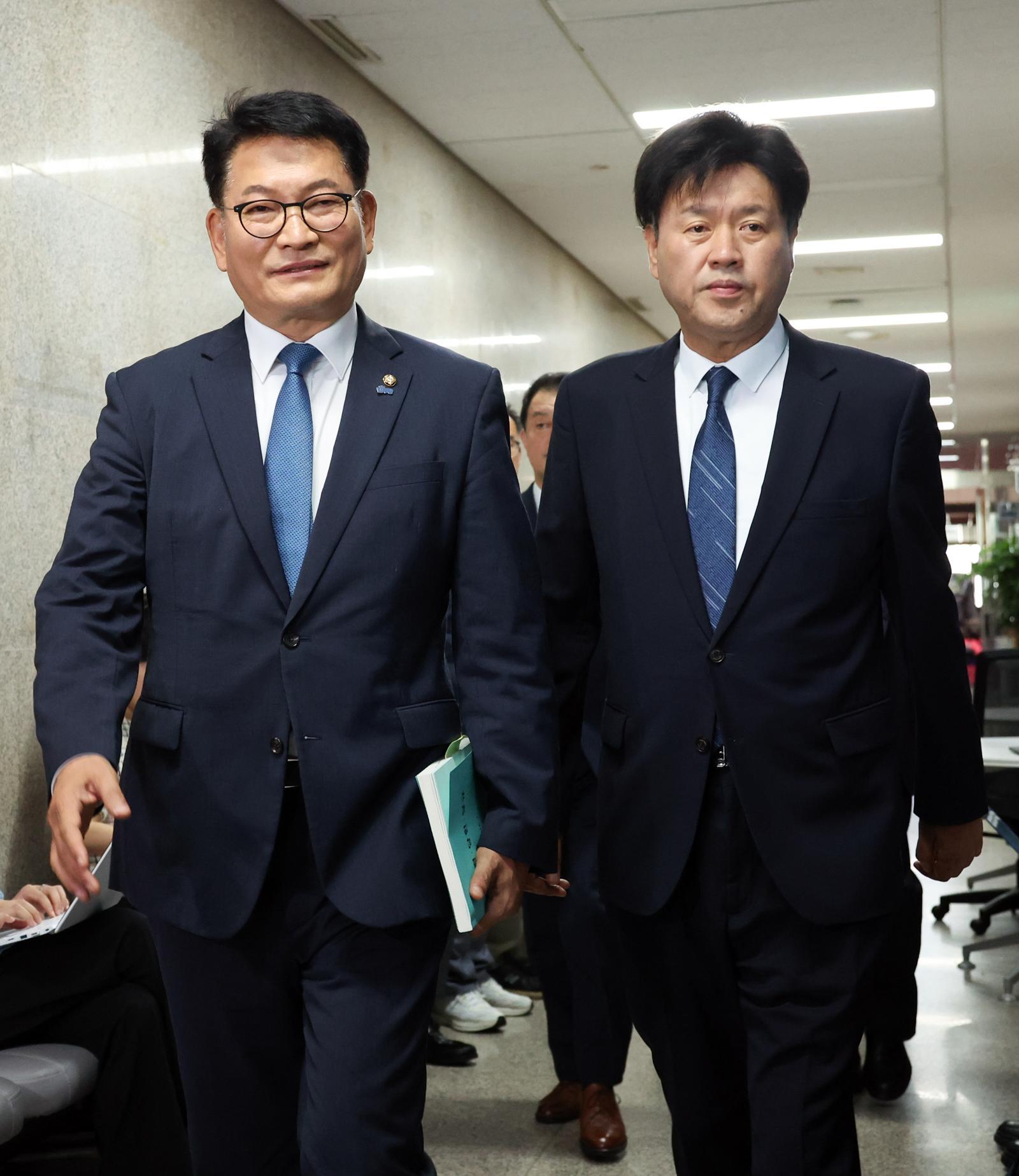 與최고위, 송영길·김용 출마 허용키로…“당무위 넘겨 최종 결정”