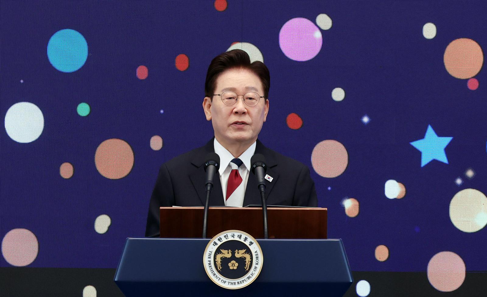 이재명 대통령이 17일 청와대에서 열린 ‘빛의 위원회 출범기념 시민초청행사’에서 모두발언을 하고 있다. 2026.07.17 청와대사진기자단