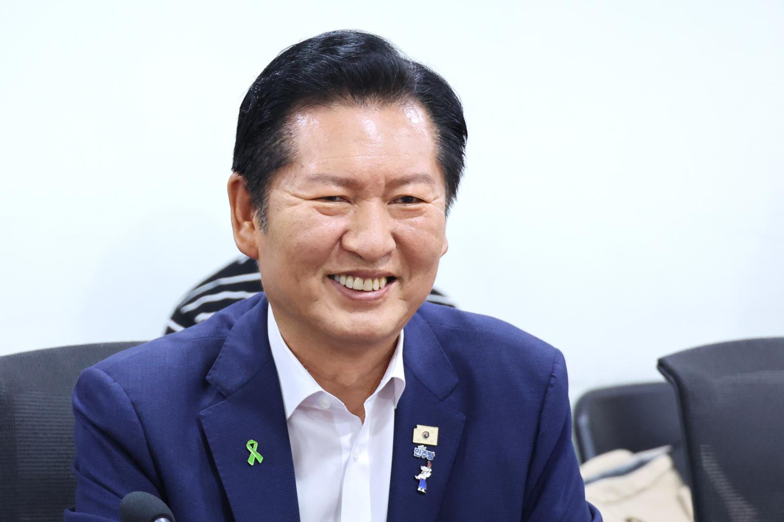 정청래 “큰일났다…후원금 하룻밤새 3억8000만원 쏟아져“