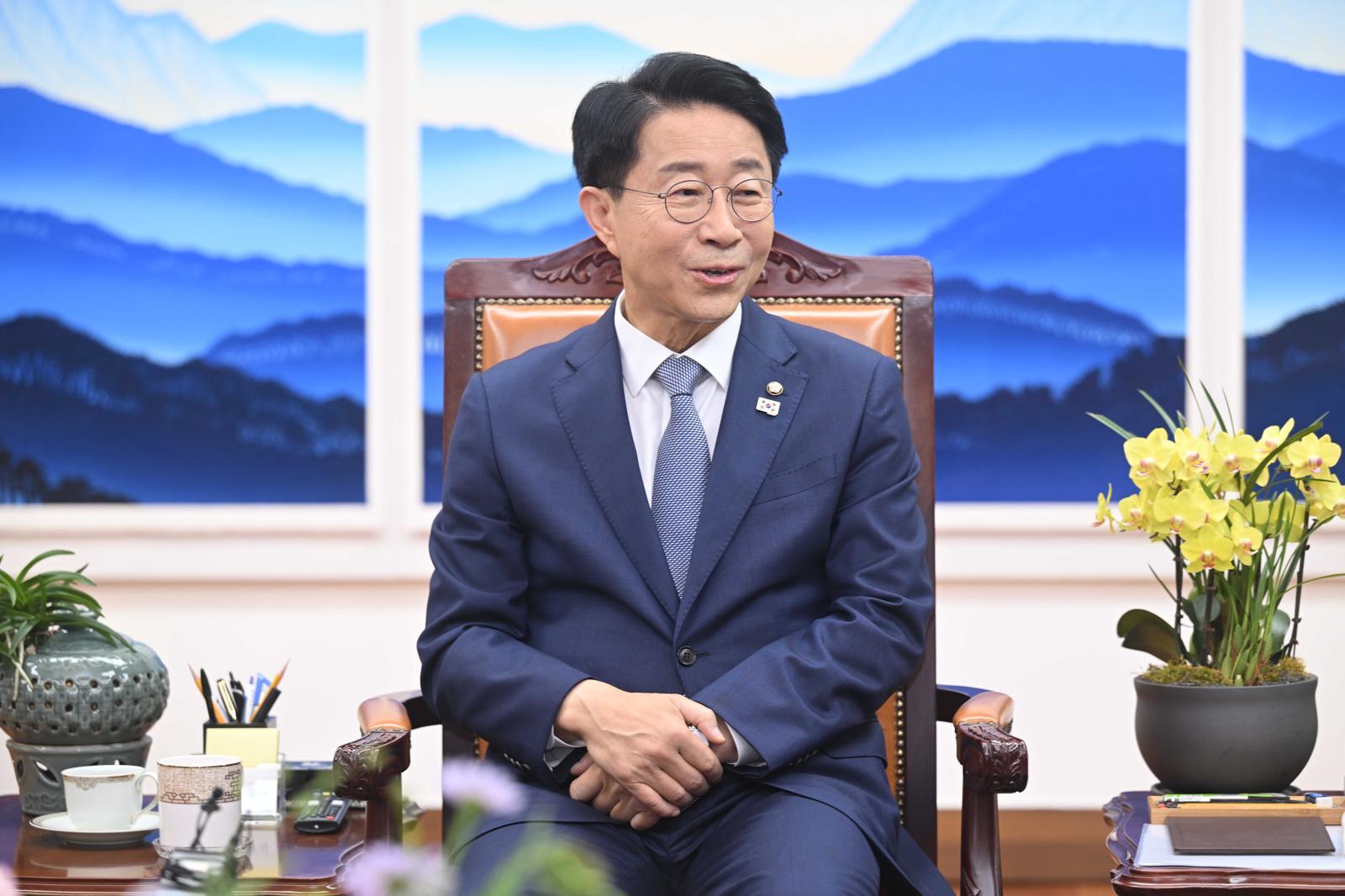 제헌절에 개헌론 재점화… 조정식 “22대 국회내 매듭”