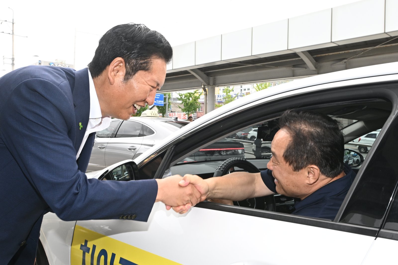 1박2일 호남 찾은 정청래 “1인1표 힘 믿어”…개혁 당대표 표방