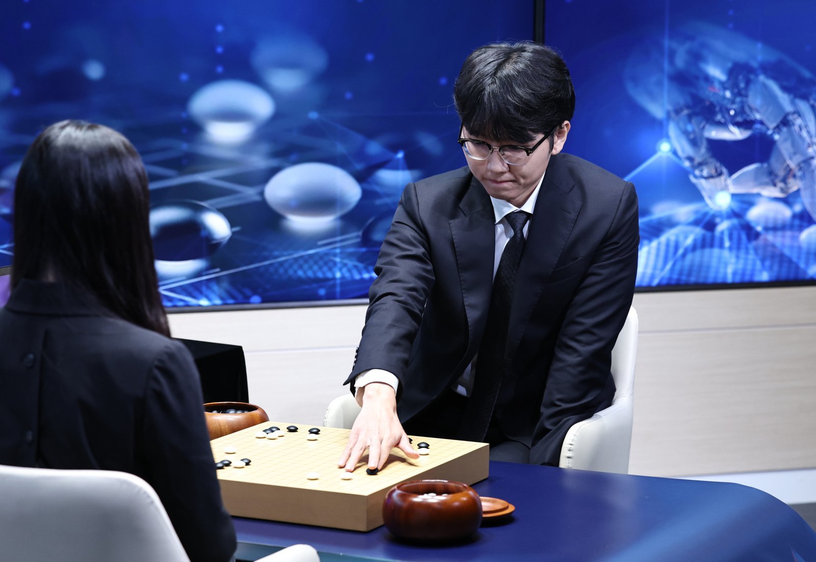 ‘신공지능’ 신진서, AI 최강 ‘카타고’ 꺾었다