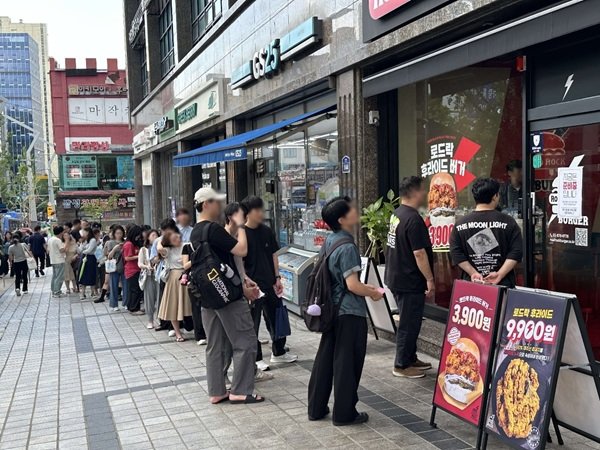 “3,900원에 제주 흑돼지 패티를”… 로드락버거, 차별화 전략으로 출사표
