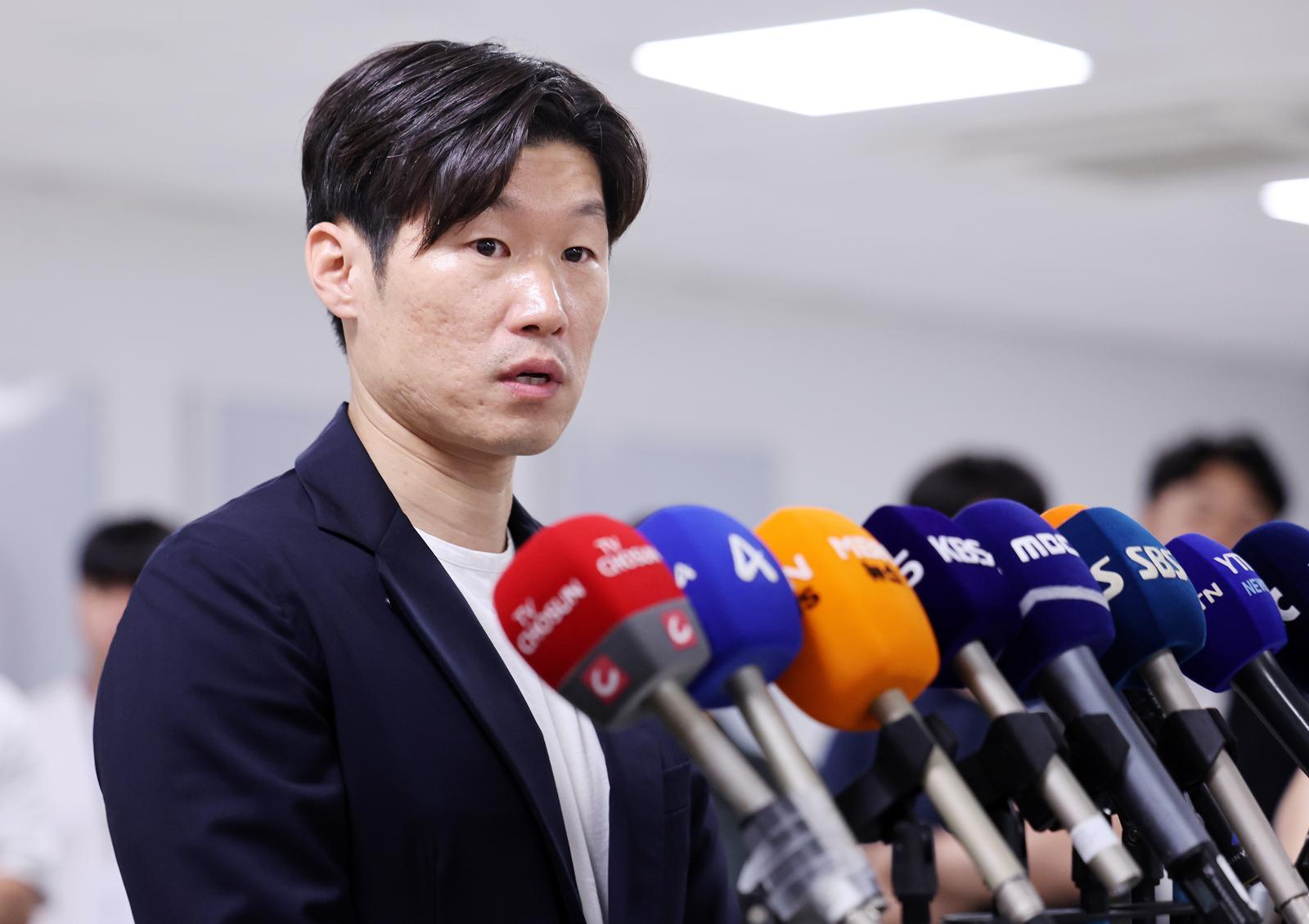 박지성 “위치에 안 맞는 언행”…“朴이 뭘 안다고” 발언 꼬집어