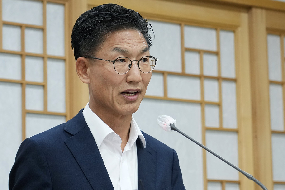 김병삼 경북 영천시장이 20일 기자회견을 하고 있다. 영천시 제공