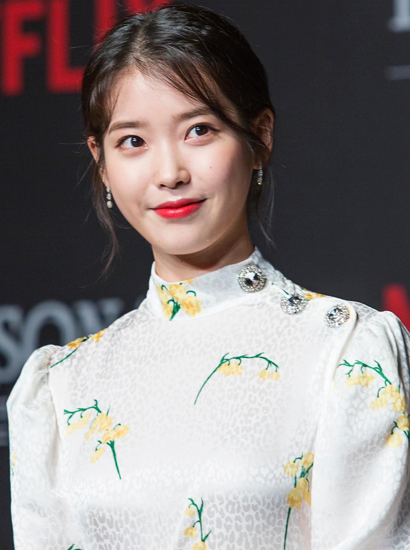 아이유 앓는 ‘이관개방증’ 뭐길래…귀 먹먹하고 숨소리도 크게 들린다