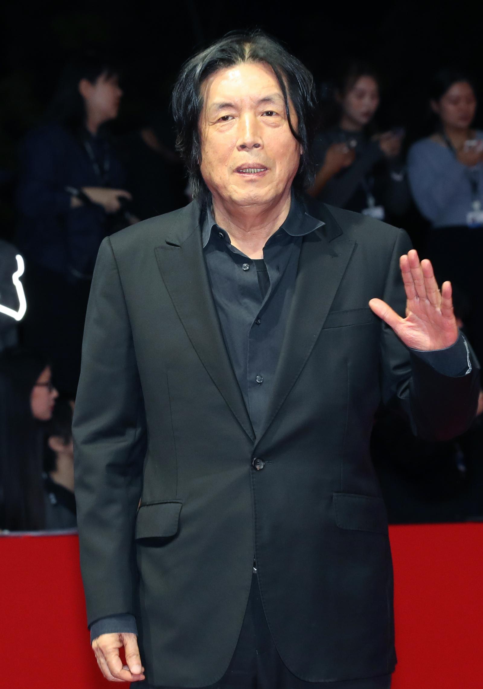 이창동 감독이 4일 오후 부산 해운대구 영화의전당에서 열린 ‘제28회 부산국제영화제’(BIFF) 개막식 레드카펫 행사에 참석고 있다. 2023.10.4/뉴스1