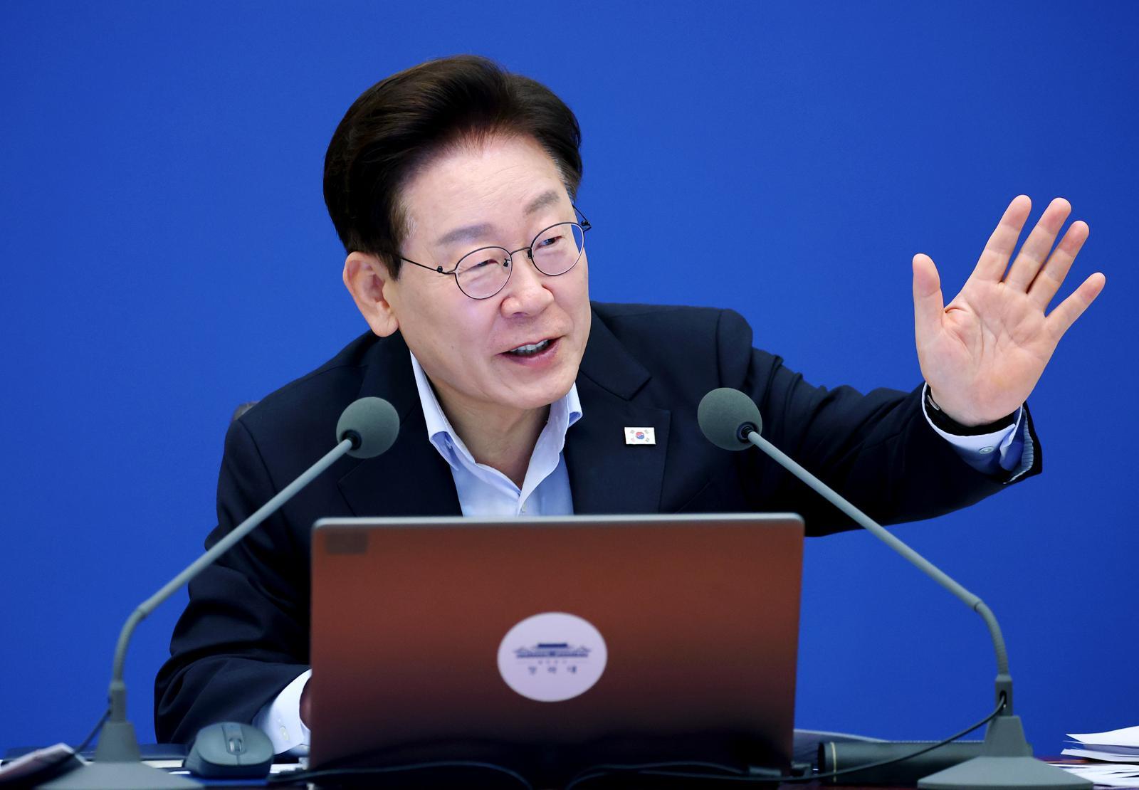 李 “기업 영업이익 배분, 노동쟁의 대상 아닌듯”