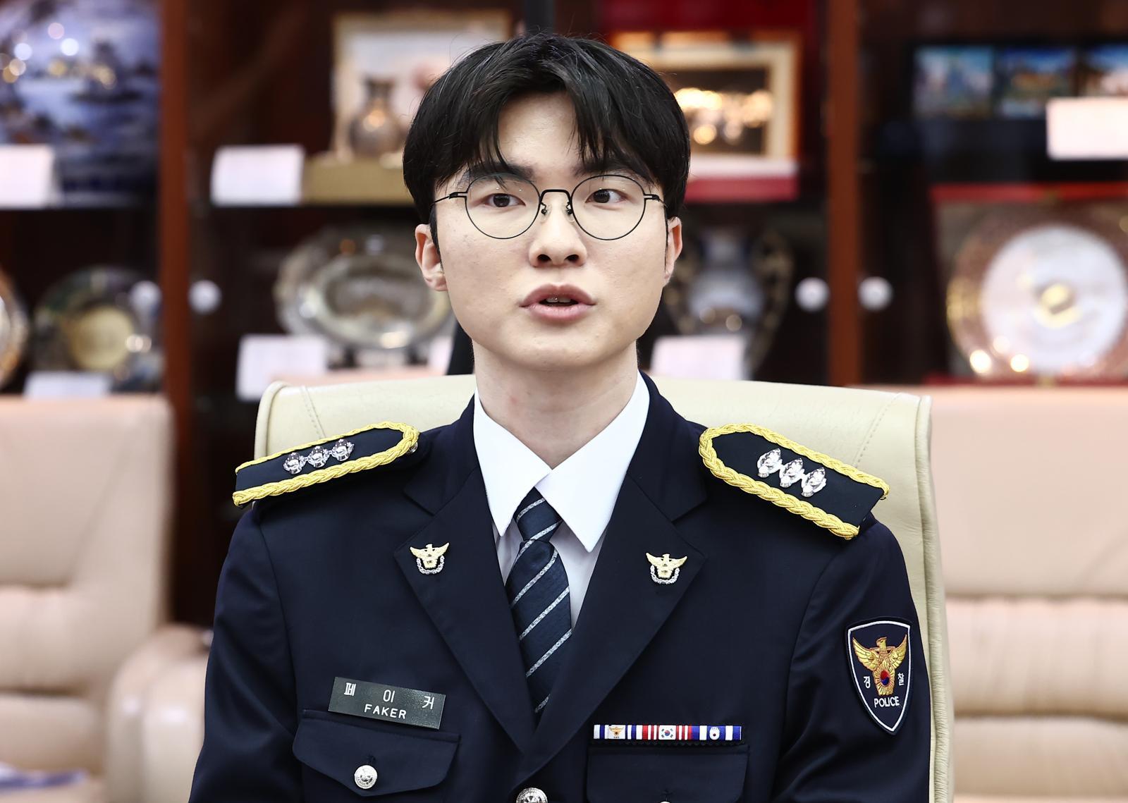 프로게이머 페이커 이상혁이 22일 오후 서울 서대문구 경찰청에서 열린 명예경찰 및 사이버도박 예방 홍보대사 위촉식에서 홍보대사 위촉 소회를 밝히고 있다. 2026.7.22/뉴스1
