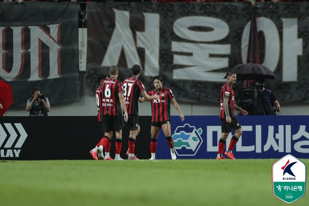 서울, 포항 3-1로 꺾고 6연속 무패…2위 강원에 승점 10 리드