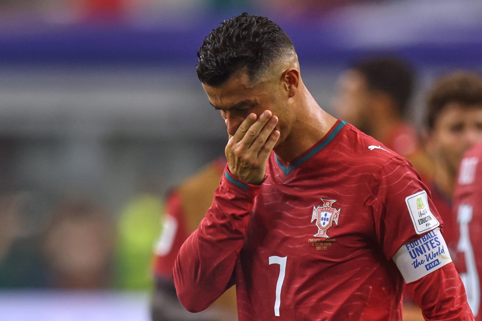“메시 결승행 도왔다” 주장에…호날두, FIFA 비난글 좋아요 논란