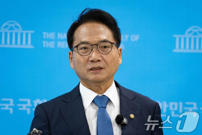 與박선원 “신천지, 민주·국힘 중복가입 독려…보이지 않는 손 밝혀야”