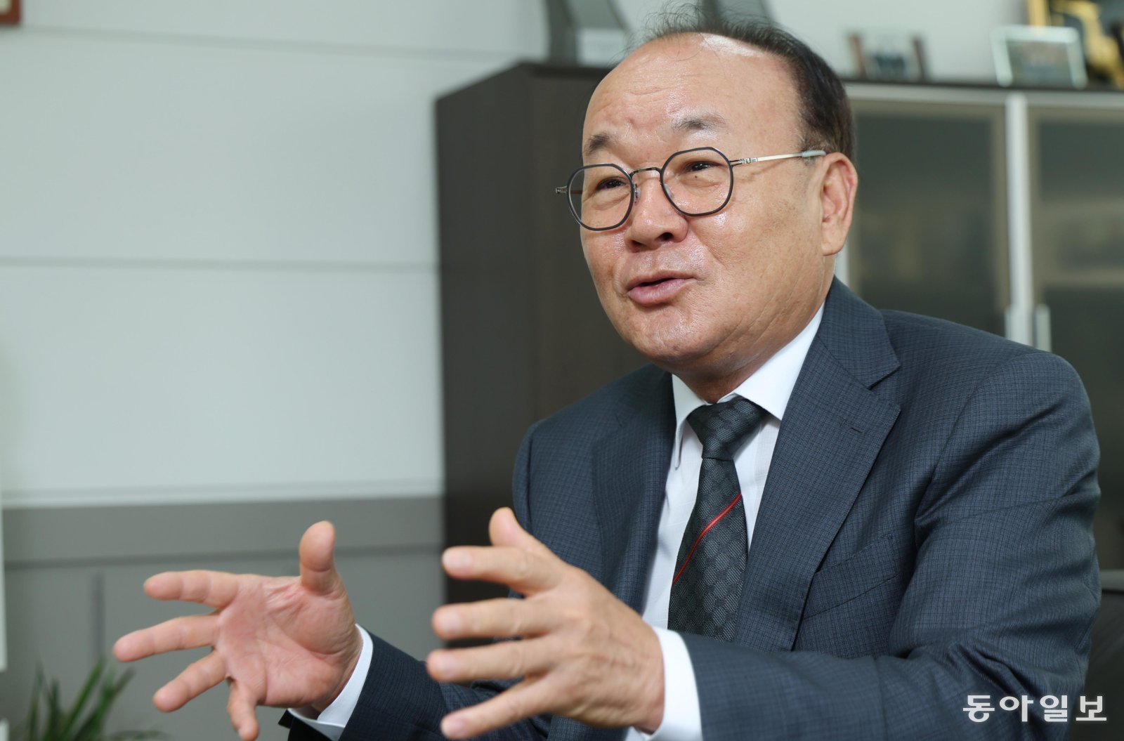 “글로벌 파도 넘으려면, 제품군 넓히고 미래 먹거리 찾아야”