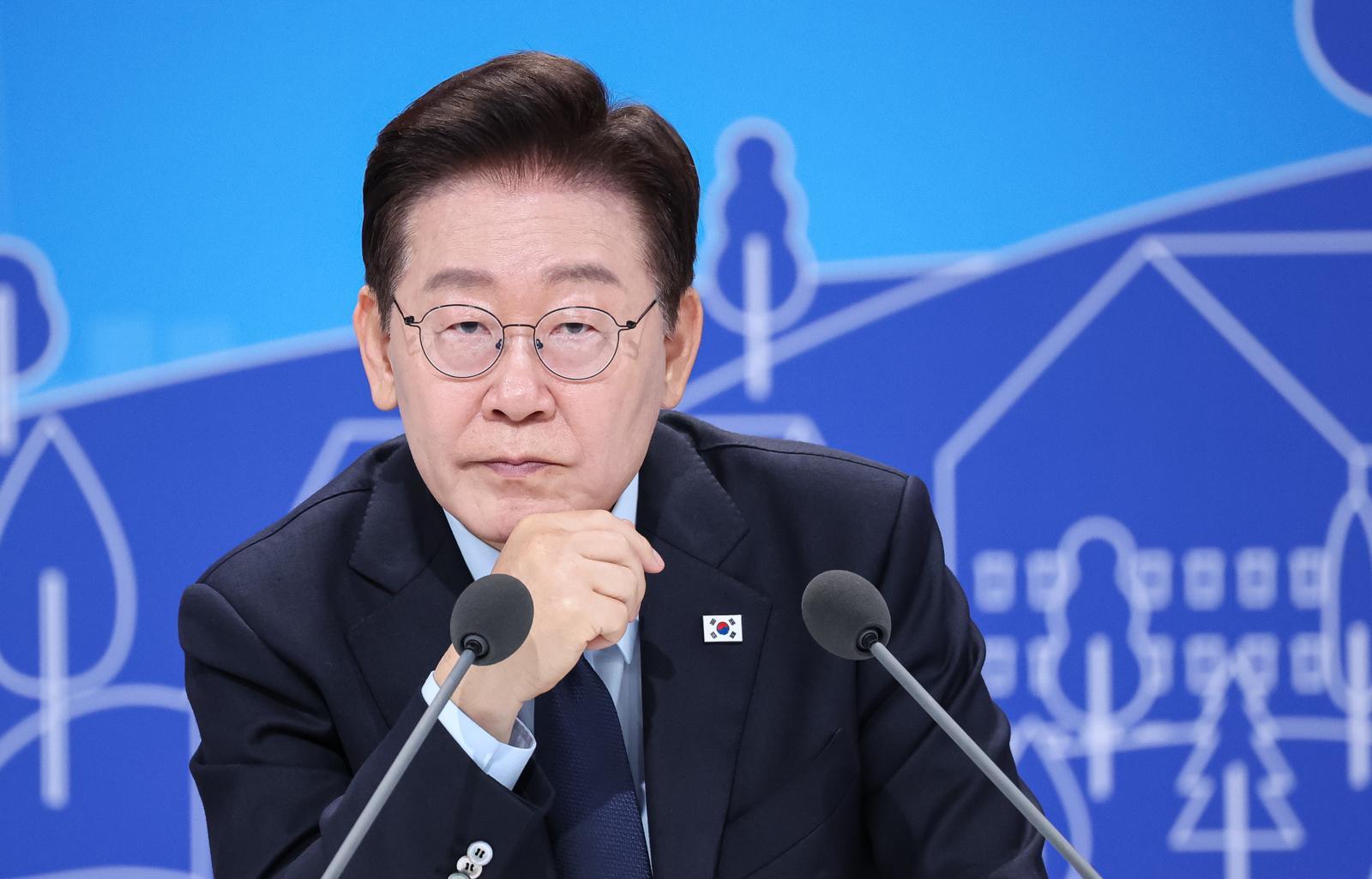 李 “재건축-재개발 해도 주택 공급 효과 없어”