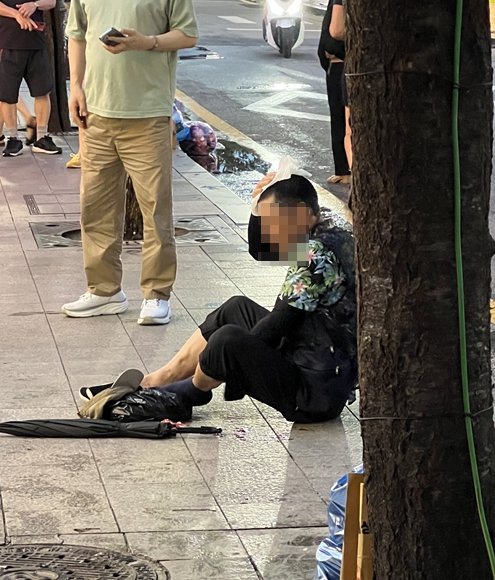 종로구서 건물 외벽 파편 추락…60대 남성 머리 맞아 병원 이송