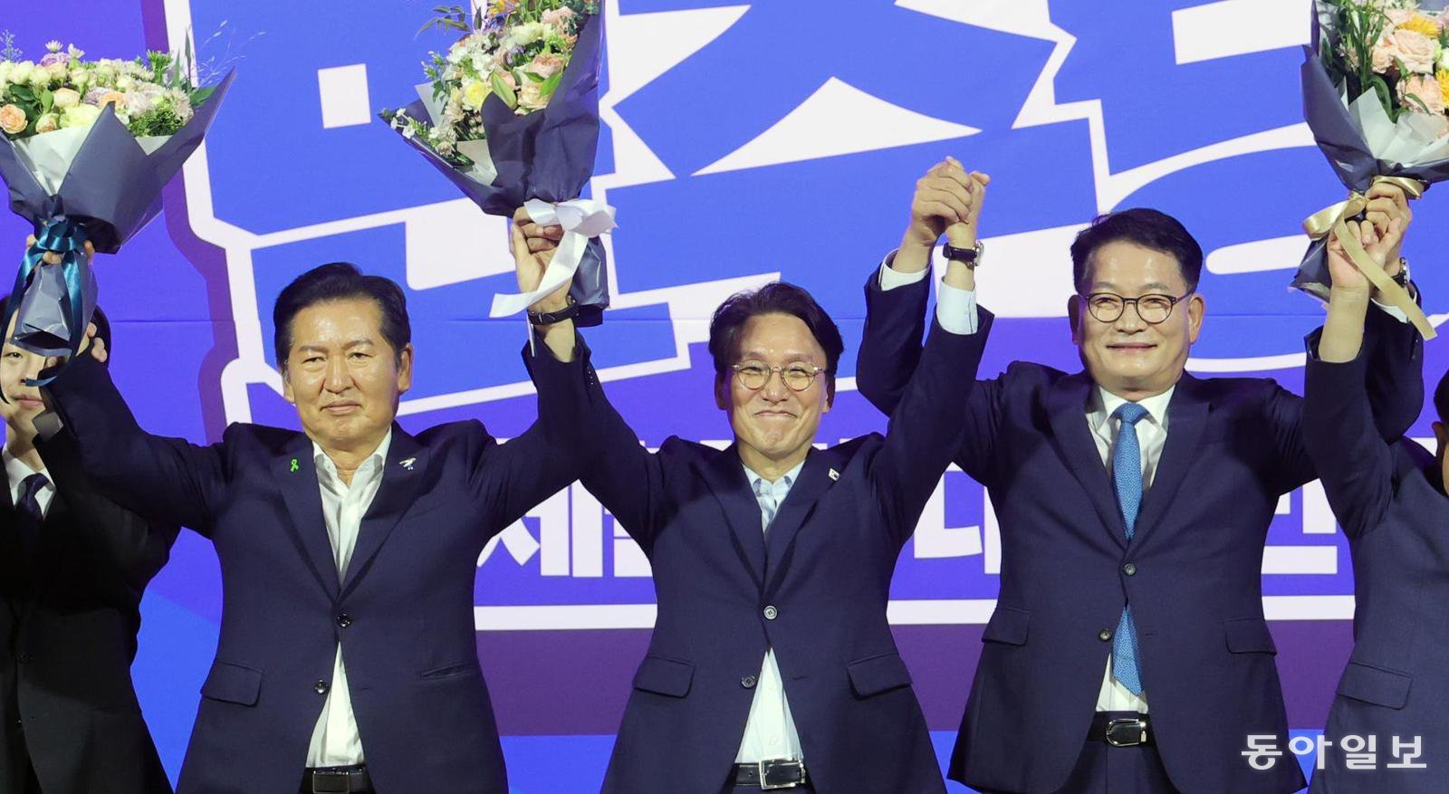5명 뽑는 與 최고위원 놓고, 친명 5명-친청 3명 ‘본선 대결’