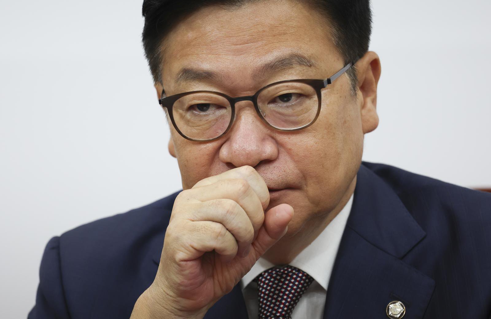 국힘 사무처 노조 “원내대표 멱살 잡는 폭력 행위에 깊은 유감”