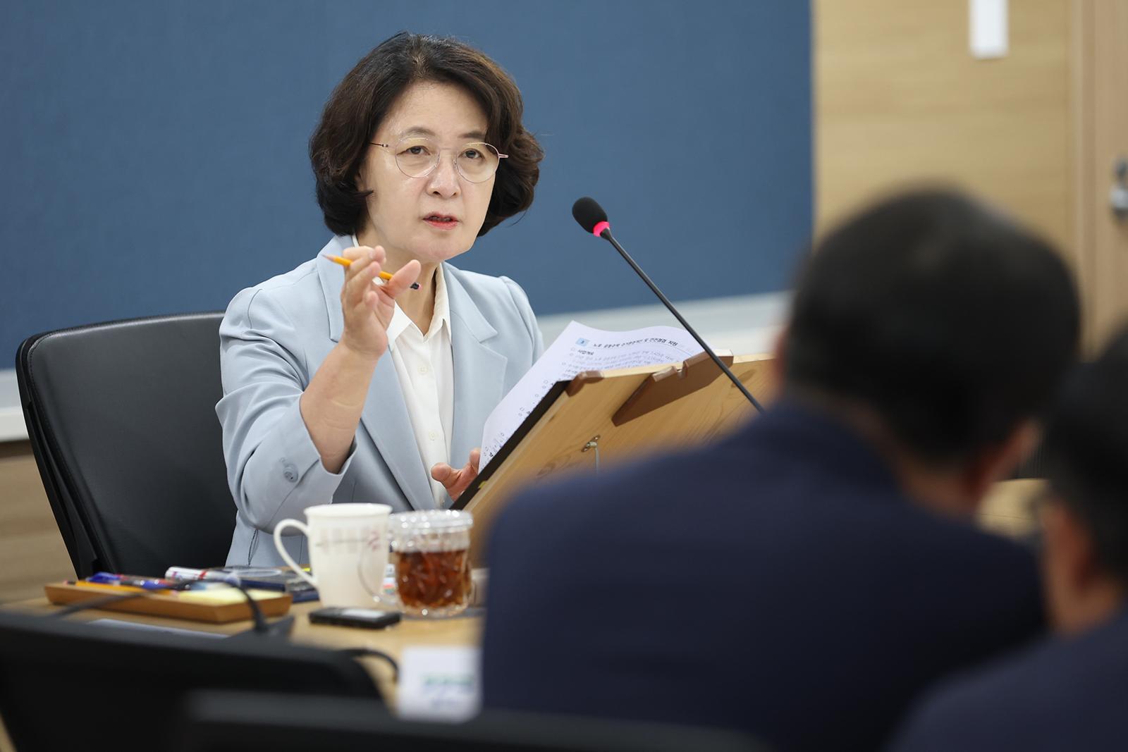 경기도청 익명게시판 성비위 폭로…추미애 “피해자 보호, 무관용 엄정 대응” 지시