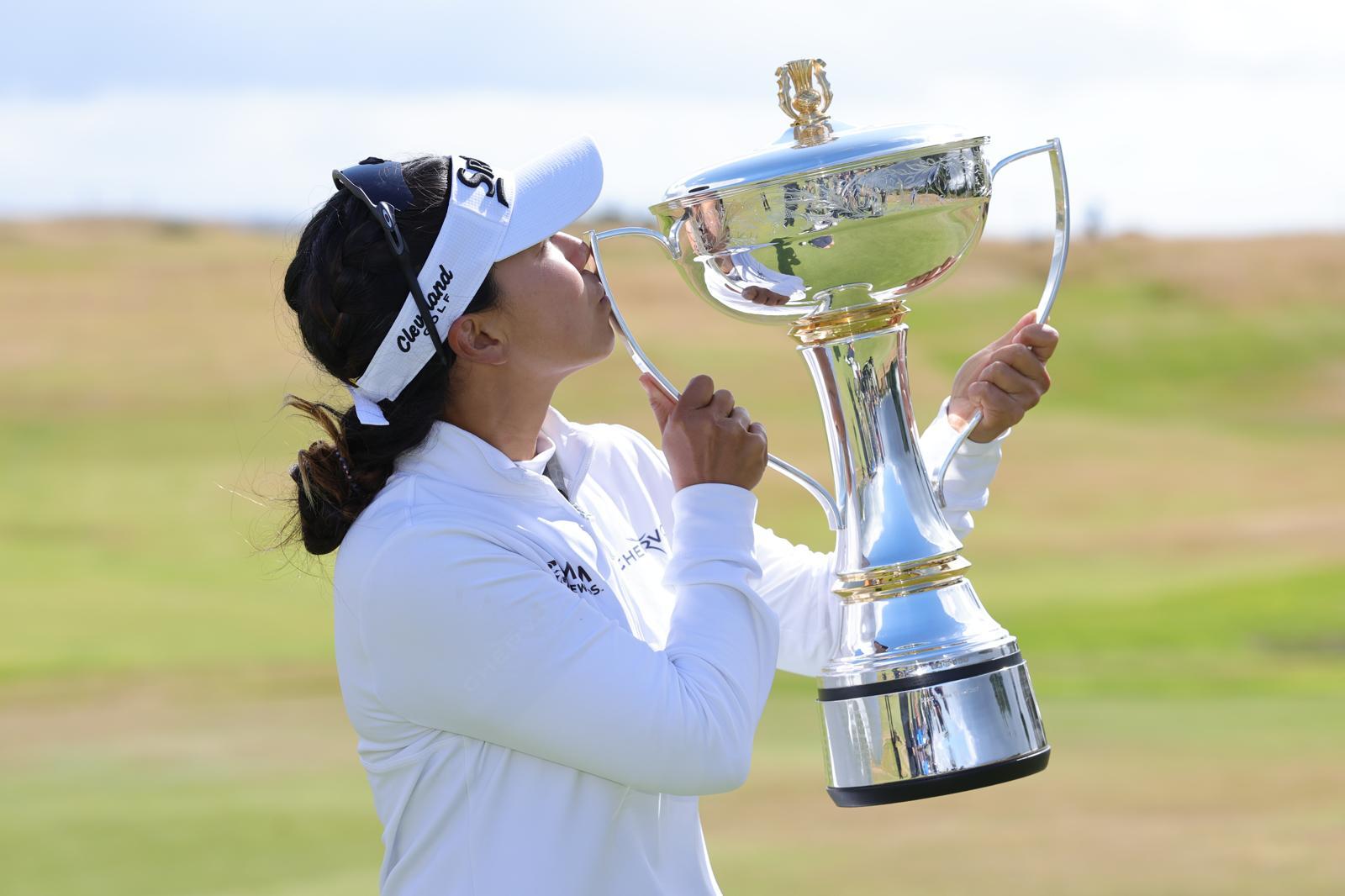 3738일 만에 LPGA 정상 오른 신지은 “끝까지 버텨낸 내가 자랑스럽다”