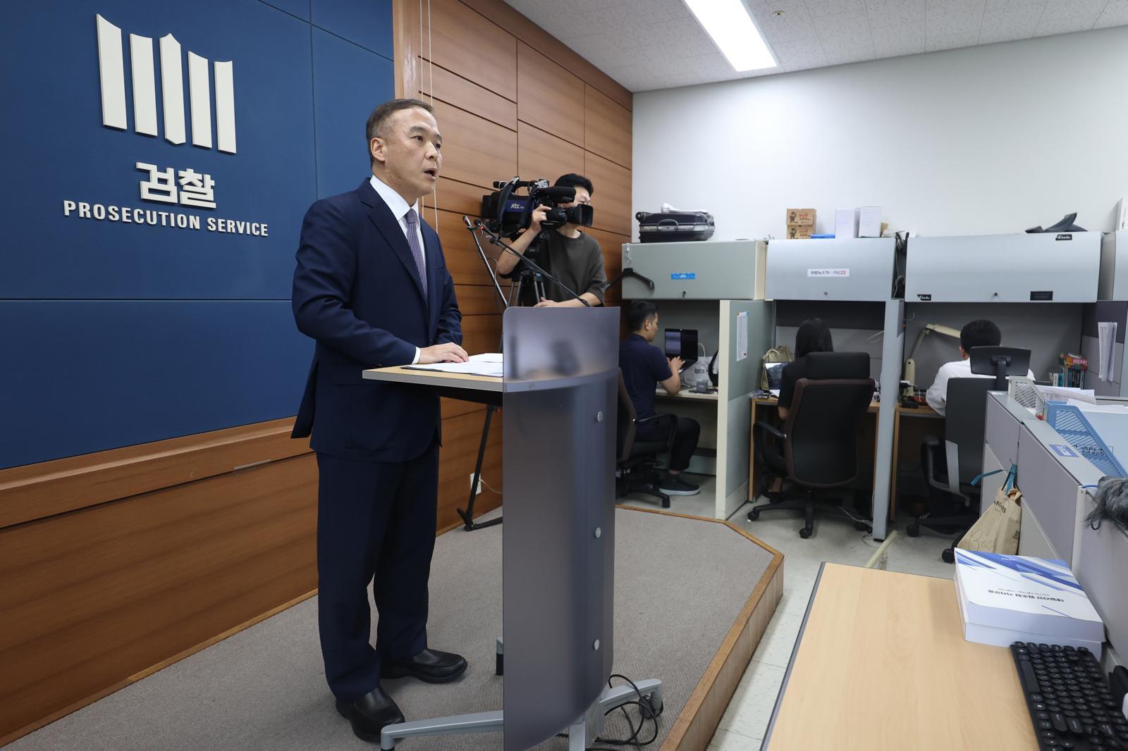 Customs officials indicted for swapping seized wine for cash