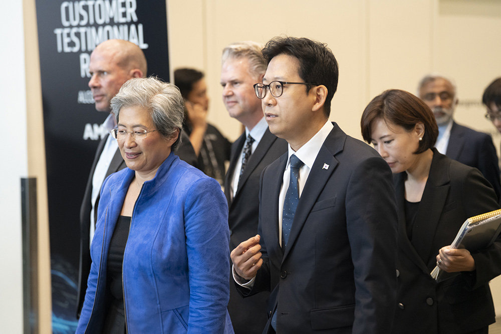 배경훈 부총리, 엔비디아 독점 견제로 AMD와 협업 제안··· ‘AMD에 국산 NPU 접목한다’