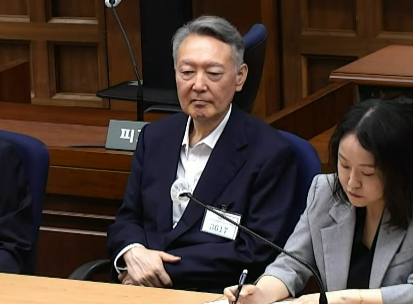 尹, 구속 1년간 영치금 17억…대통령 연봉의 6.3배