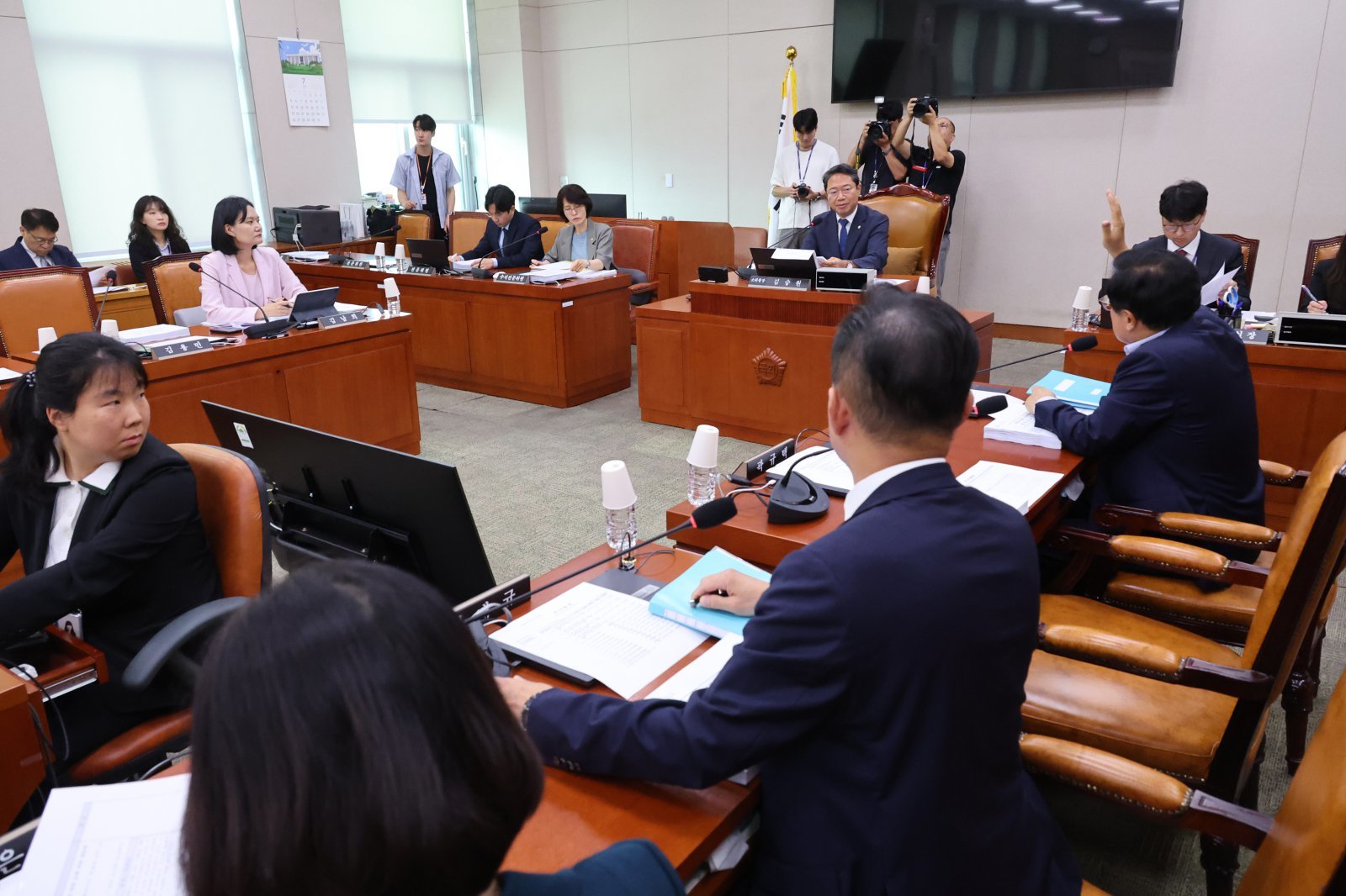 법사소위, ‘보완수사권 폐지법’ 與 주도 의결…국힘 퇴장