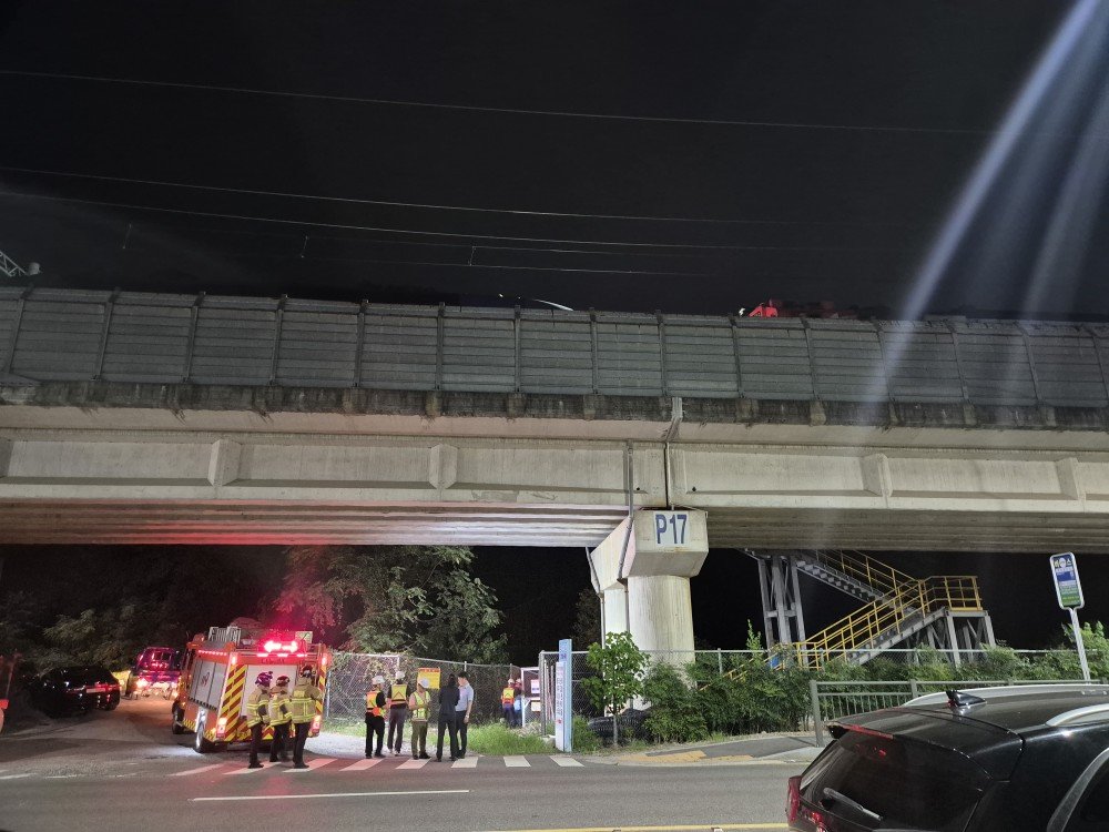 KTX train stopped in Suncheon due to power failure; passengers rescued after 1 hour