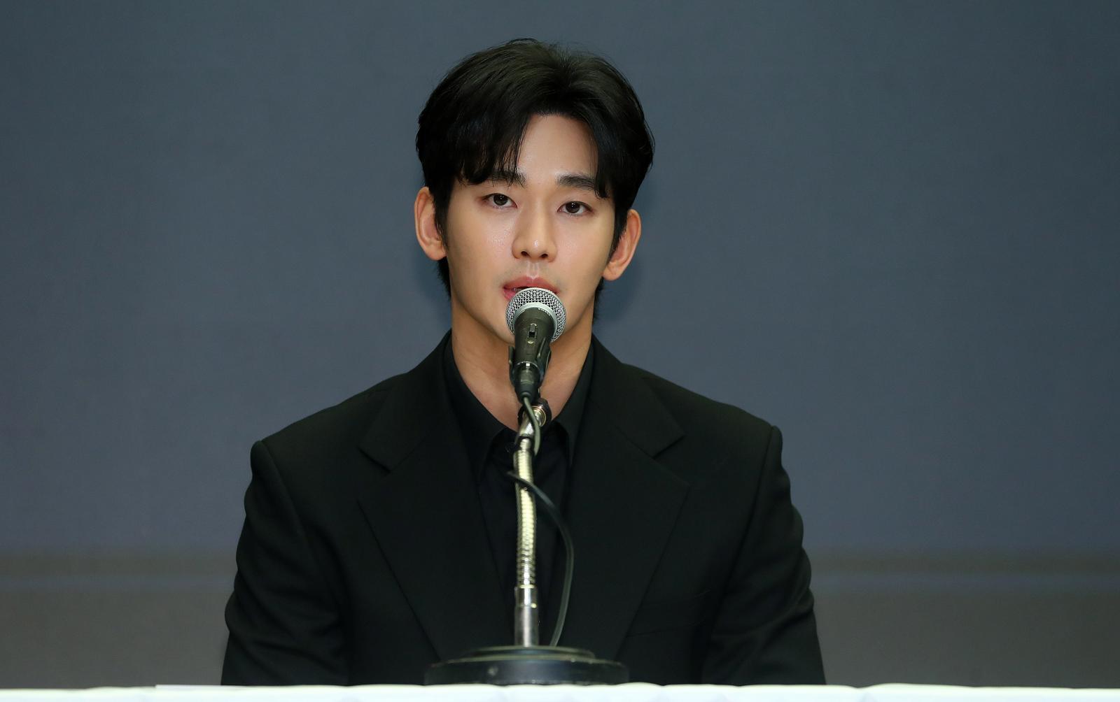 김수현, ‘미성년 김새론과 교제 의혹’ 아동복지법 위반 무혐의