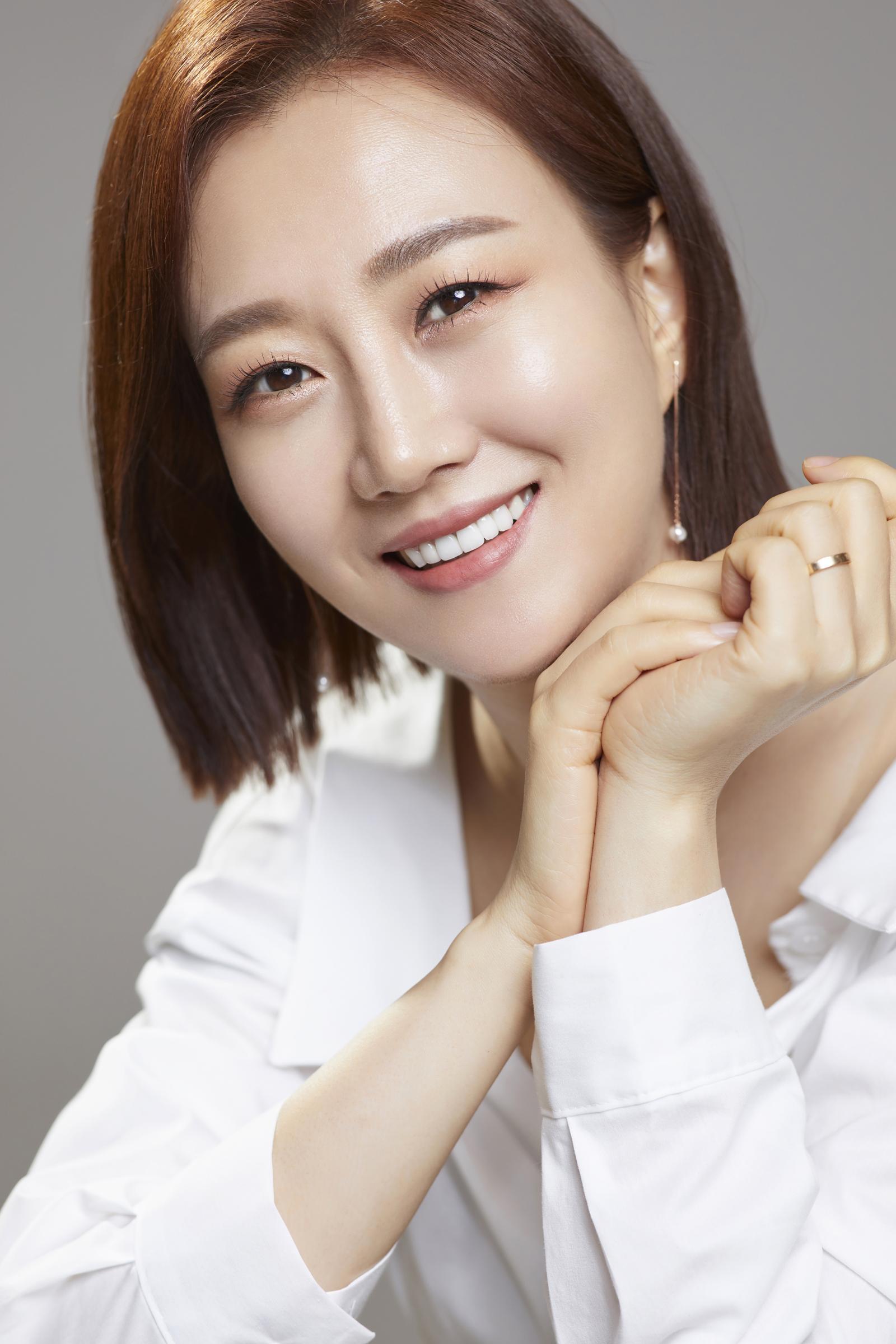 검찰, 장윤정 母 구속 기소…수천만원 투자 사기 혐의