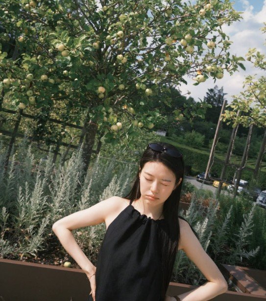 Jo Hye-jung Flaunts 'Bony' Figure After Further Weight Loss