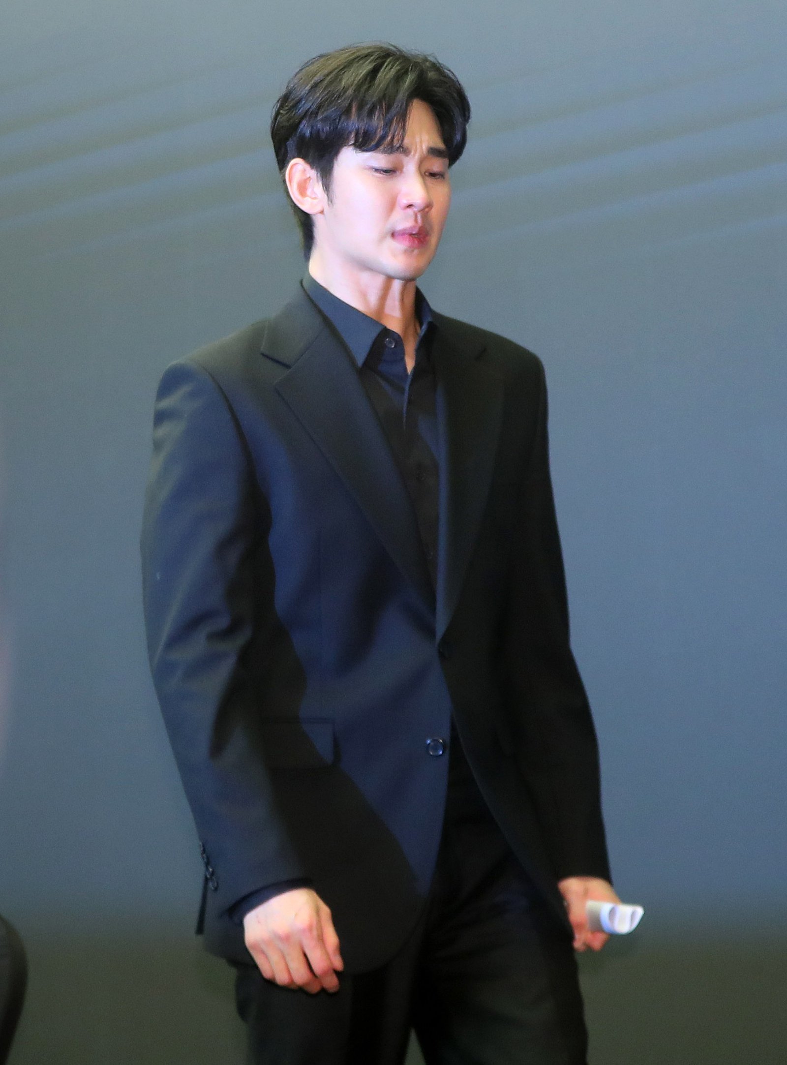 김수현 측 “성범죄자 낙인, 그루밍 의혹 벗어났다”