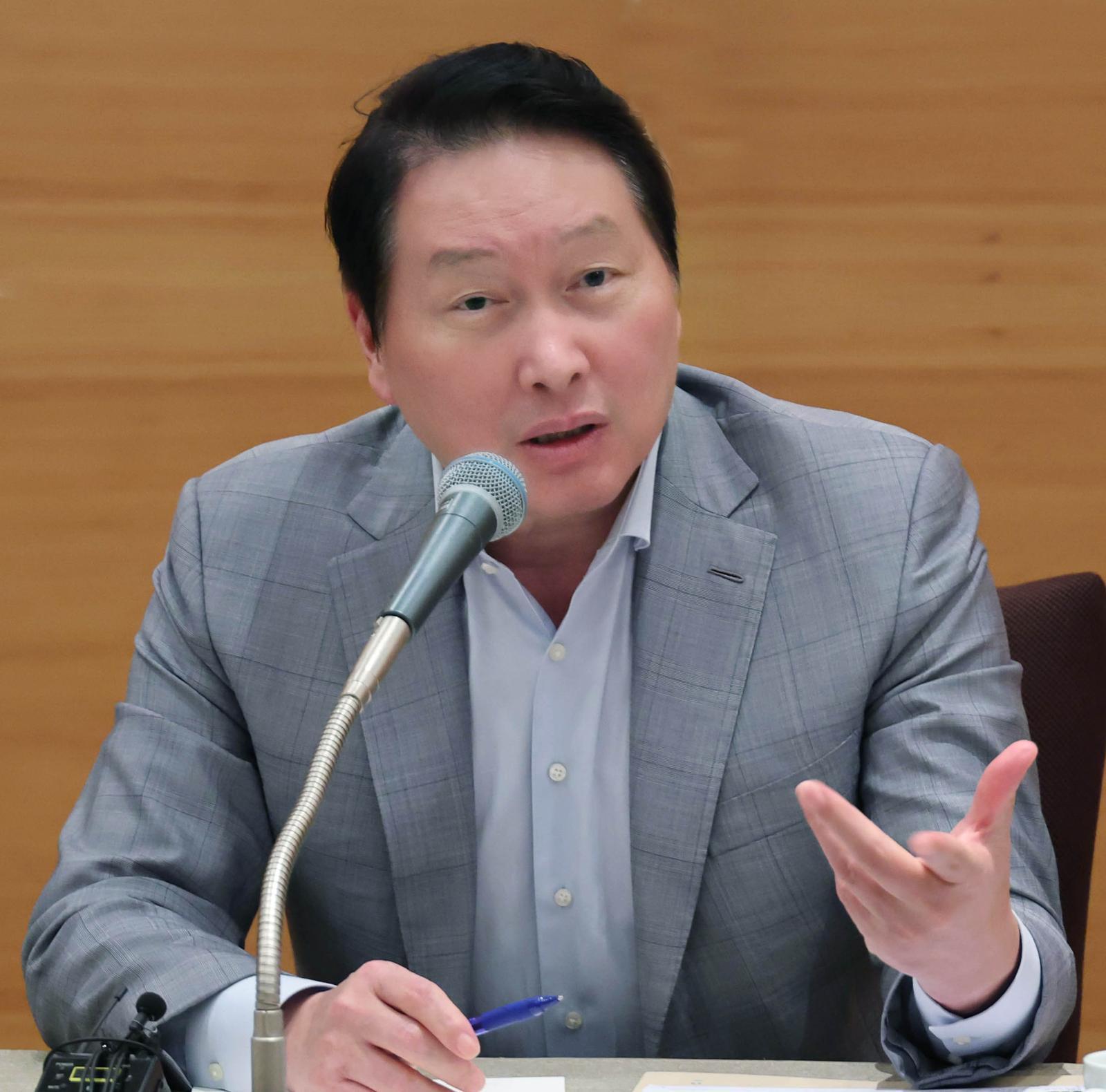 [속보]최태원 회장, SK하닉 주식 3620주 48억어치 매수