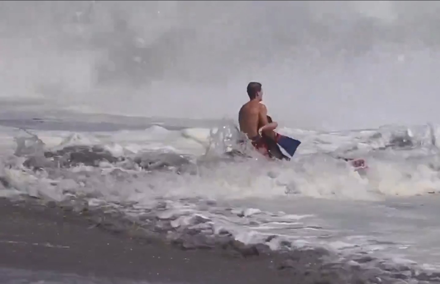16-Year-Old Lifeguard Saves Child from 3-Meter Waves; Trump to Award Medal of Freedom