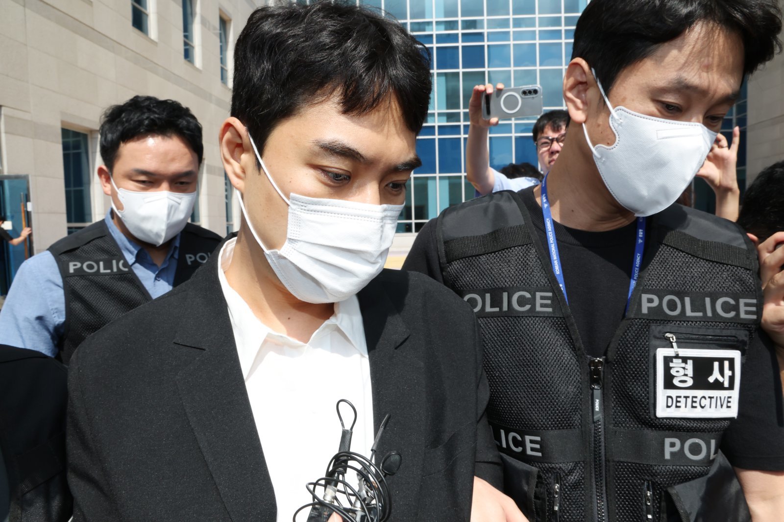“최영중, 생활복 입은 여중생 만나러 학교 근처 갔다”…미성년 알고 교제