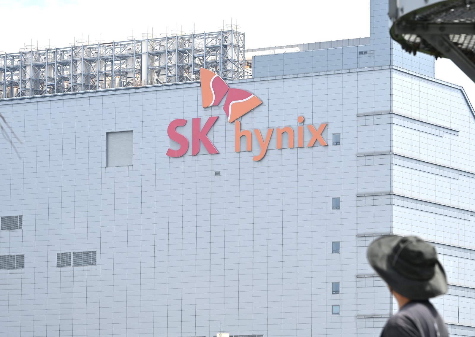 SK하닉 임단협 ‘성과급 주식지급·적자시 임금조정’ 놓고 평행선