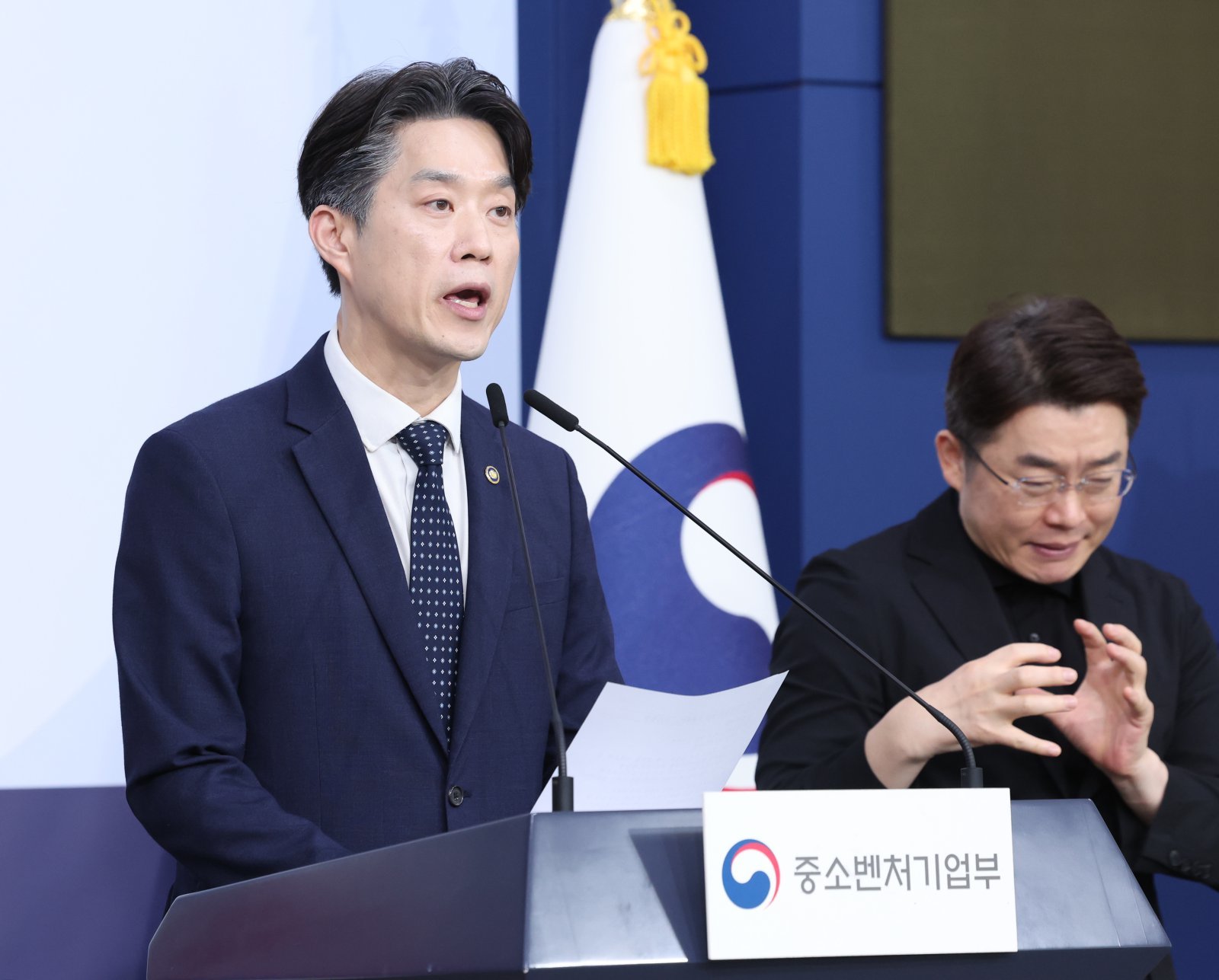 유출로 멈춘 ‘모두의창업’…“2기, 이르면 8월 재개”