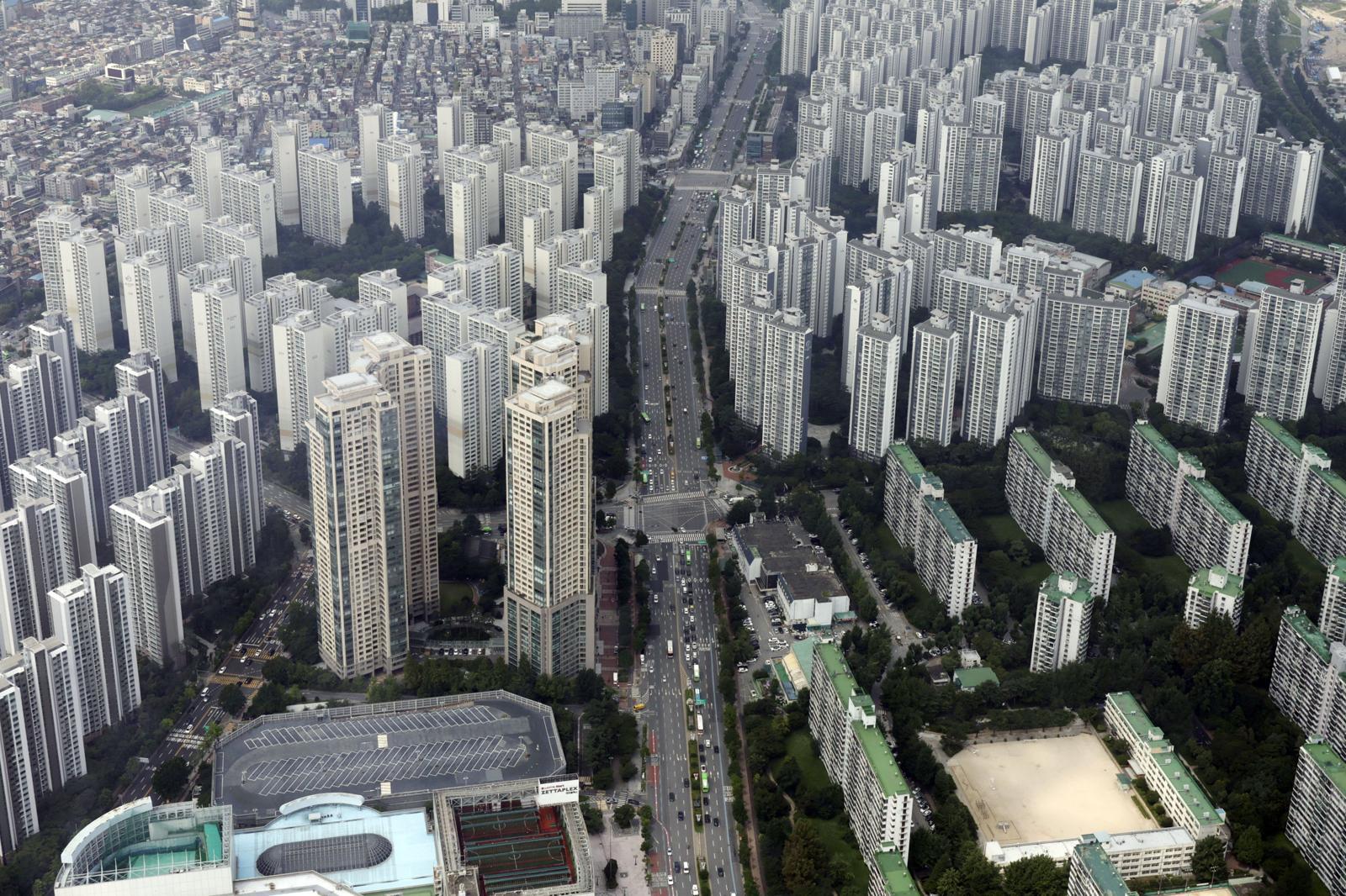 서울 주택 준공, 상반기 반토막…입주 물량 급감에 공급 불안 커졌다