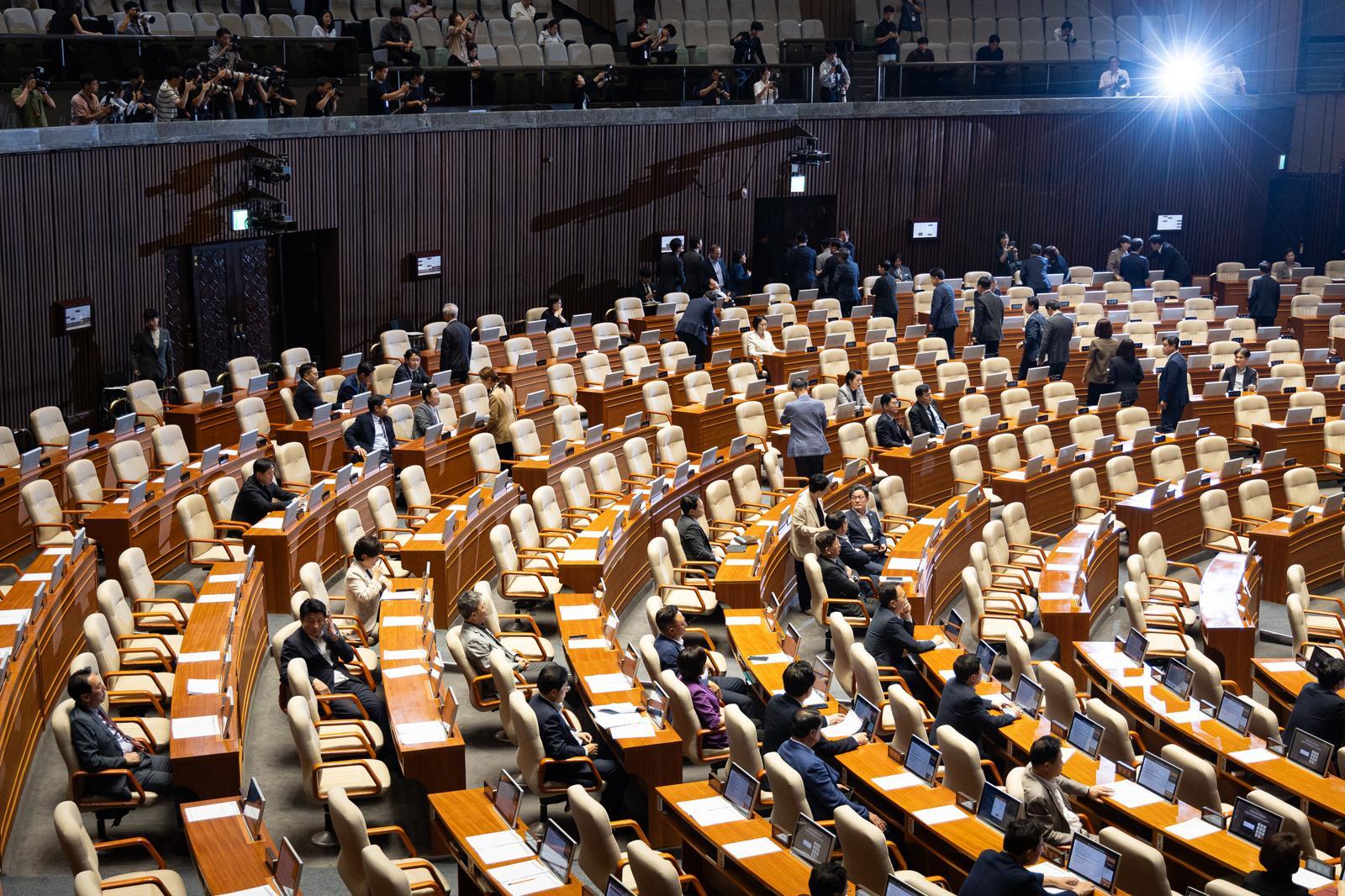 [속보]‘수사하는 검사’ 사라진다… 형소법 개정안 국회 통과