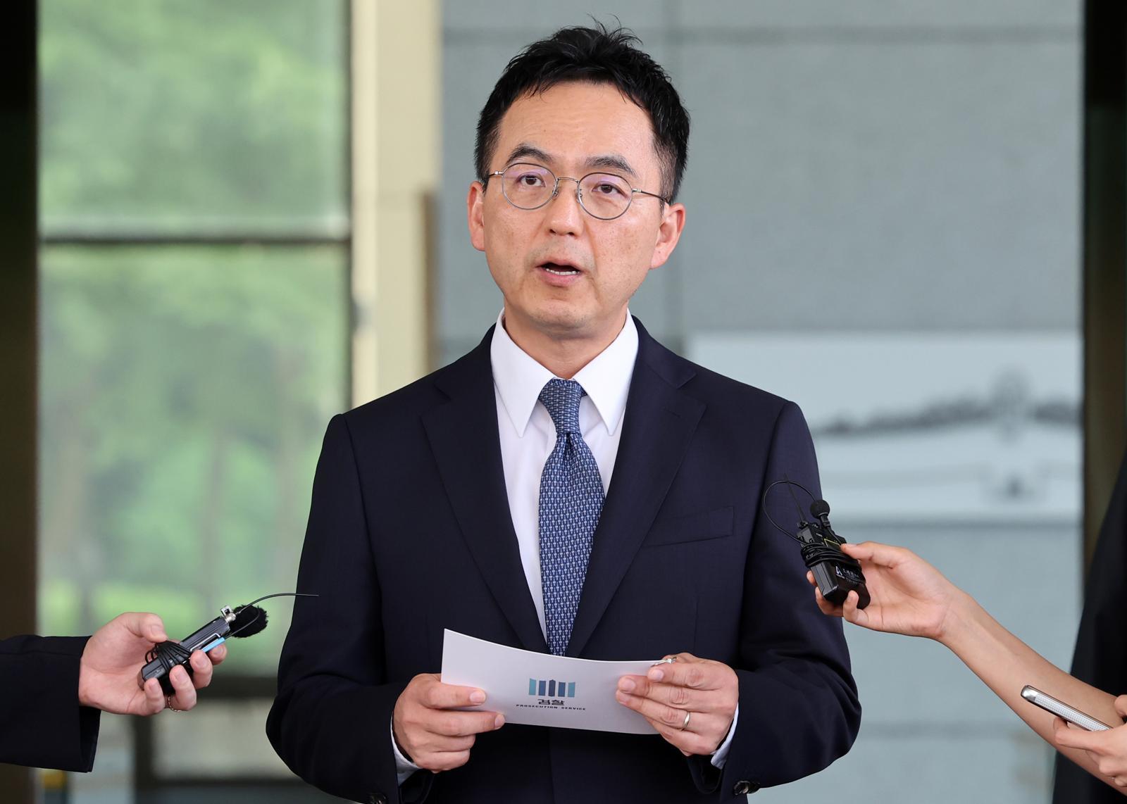 검사 수사권 삭제된 날 檢 총장대행 사직서…“책임 통감”