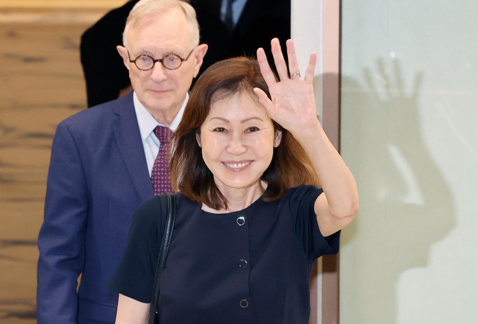 스틸 美대사, 부임 첫날 부모 다녔던 영락교회 방문